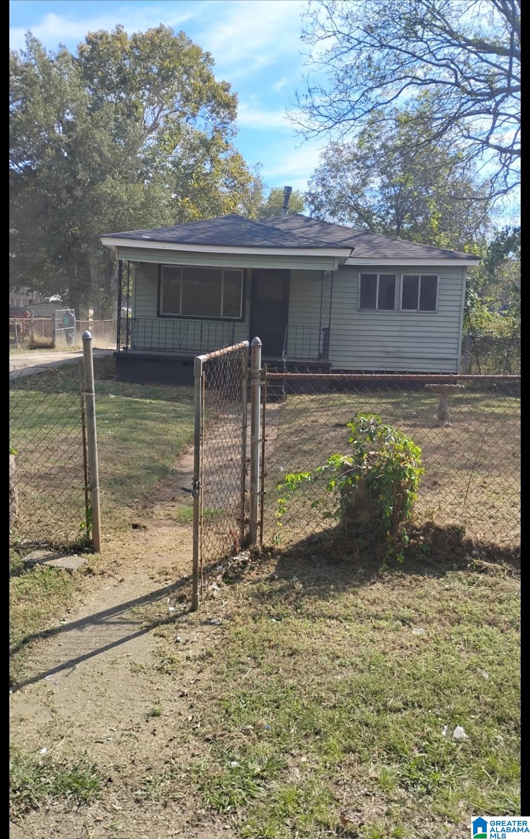 Homes for sale in Lipscomb, AL | 5609 Avenue C, Lipscomb, AL 35020 | MLS# 21434860