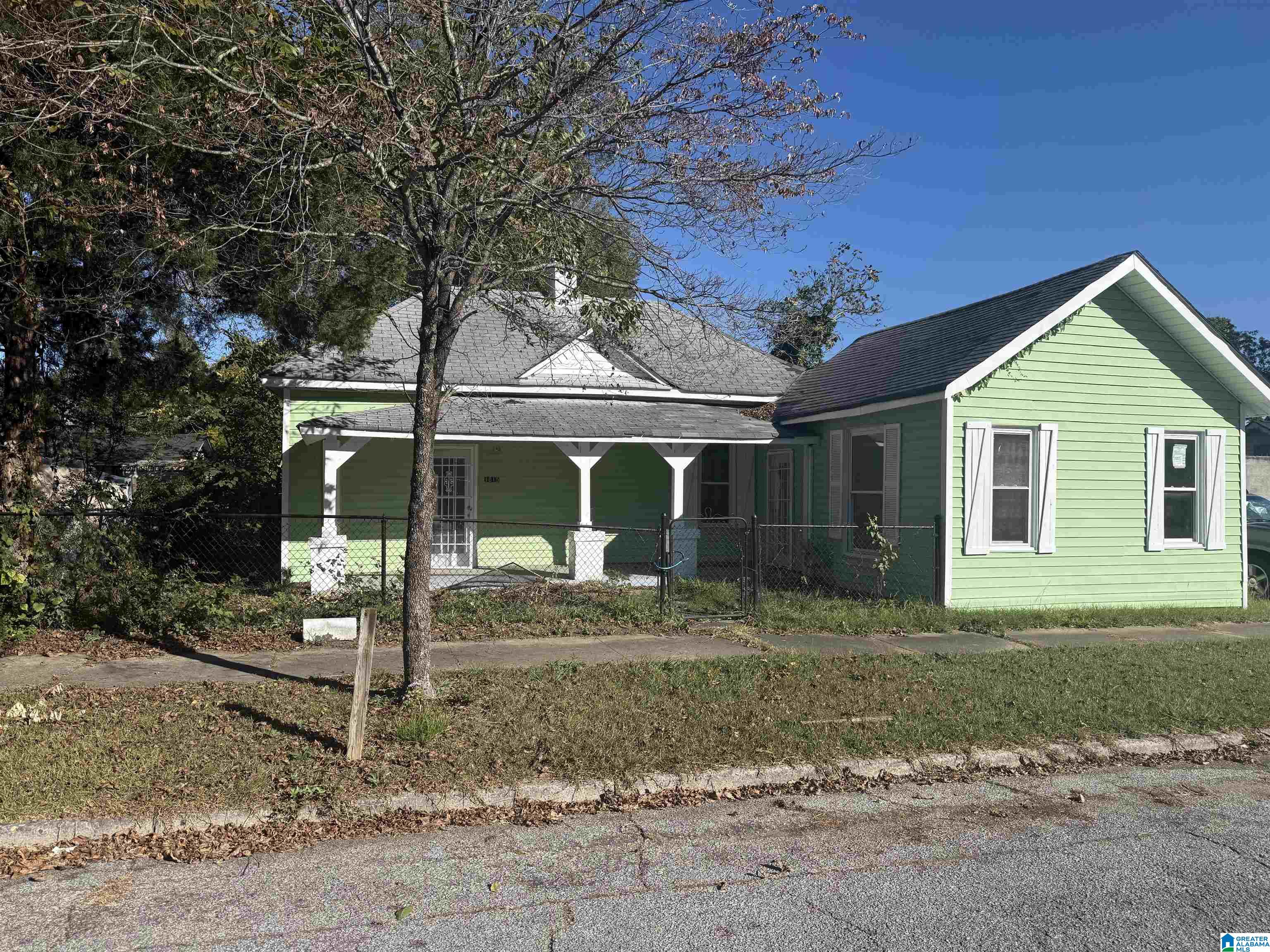 Homes for sale in Anniston, AL | 1815 Walnut Avenue, Anniston, AL 36201 | MLS# 21434879