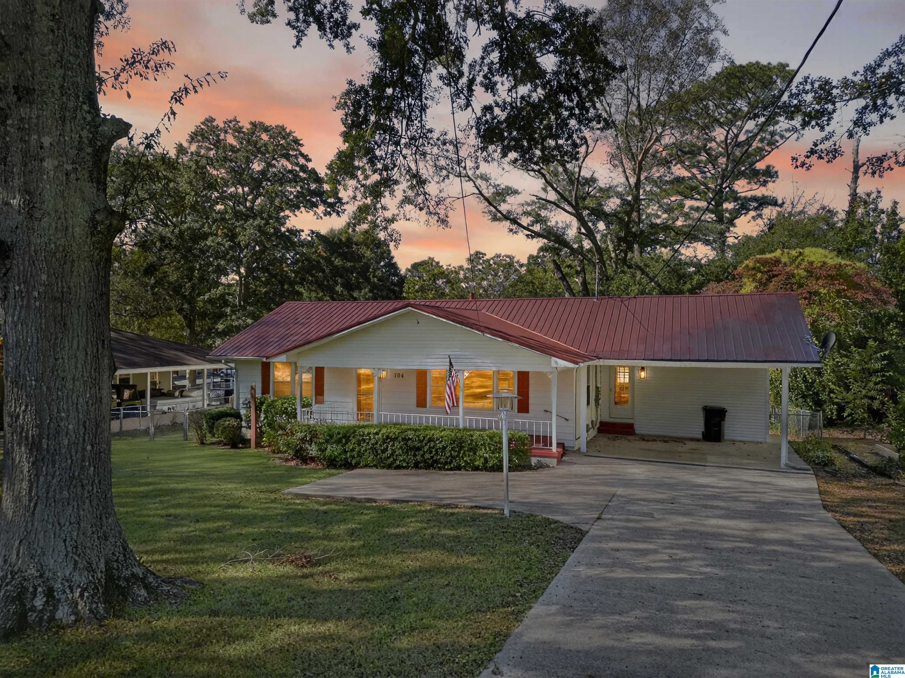 704 BONNIE DRIVE