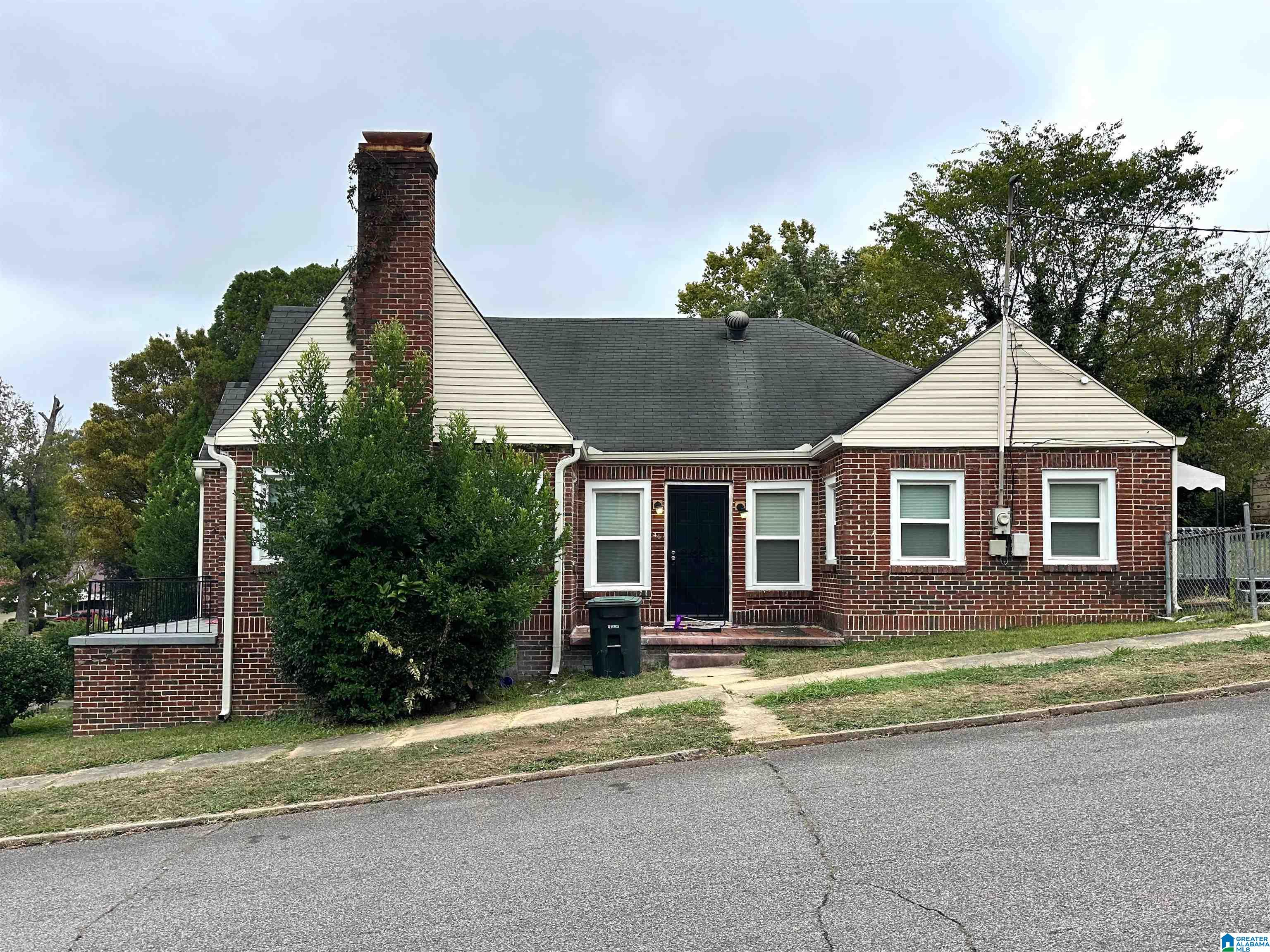 Homes for sale in Birmingham, AL | 1401 43rd Street, Birmingham, AL 35208 | MLS# 21435284
