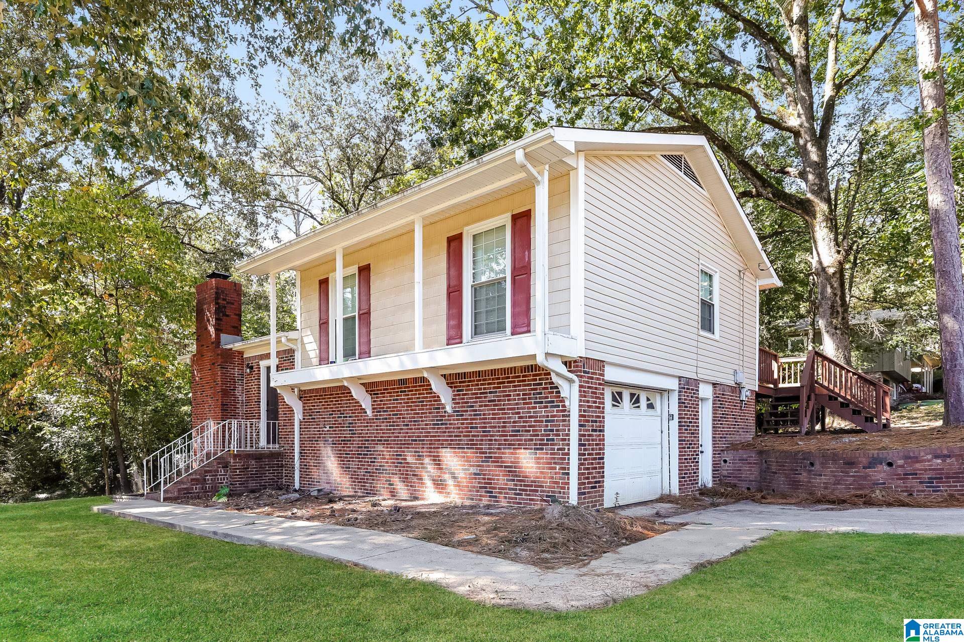 Homes for sale in Alabaster, AL | 1307 3rd Avenue Sw, Alabaster, AL 35007 | MLS# 21435403