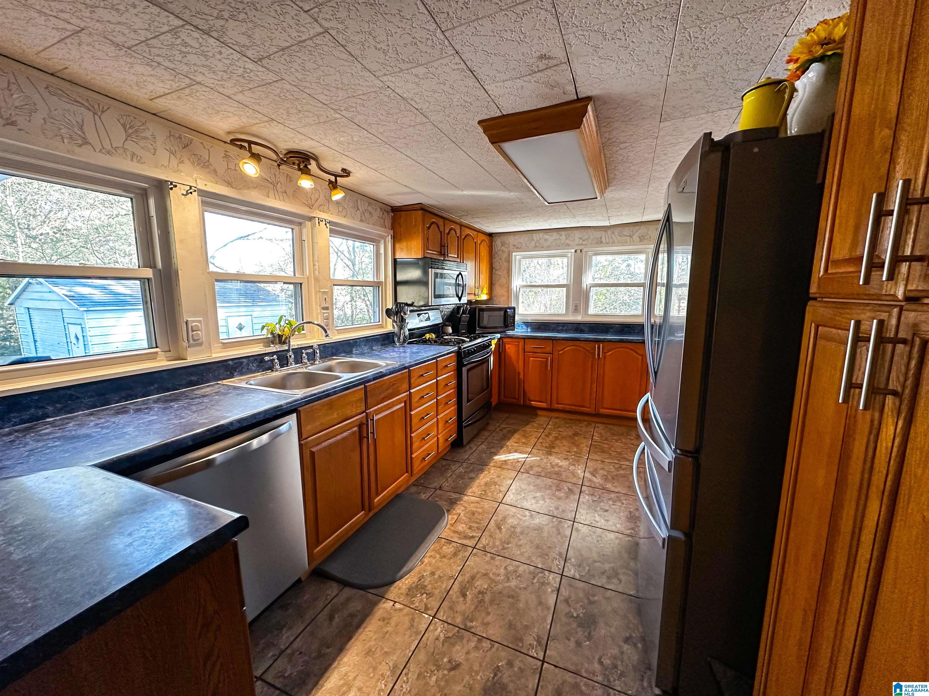 Homes for sale in West Blocton, AL | 242 Florida Street, West Blocton, AL 35184 | MLS# 21435457