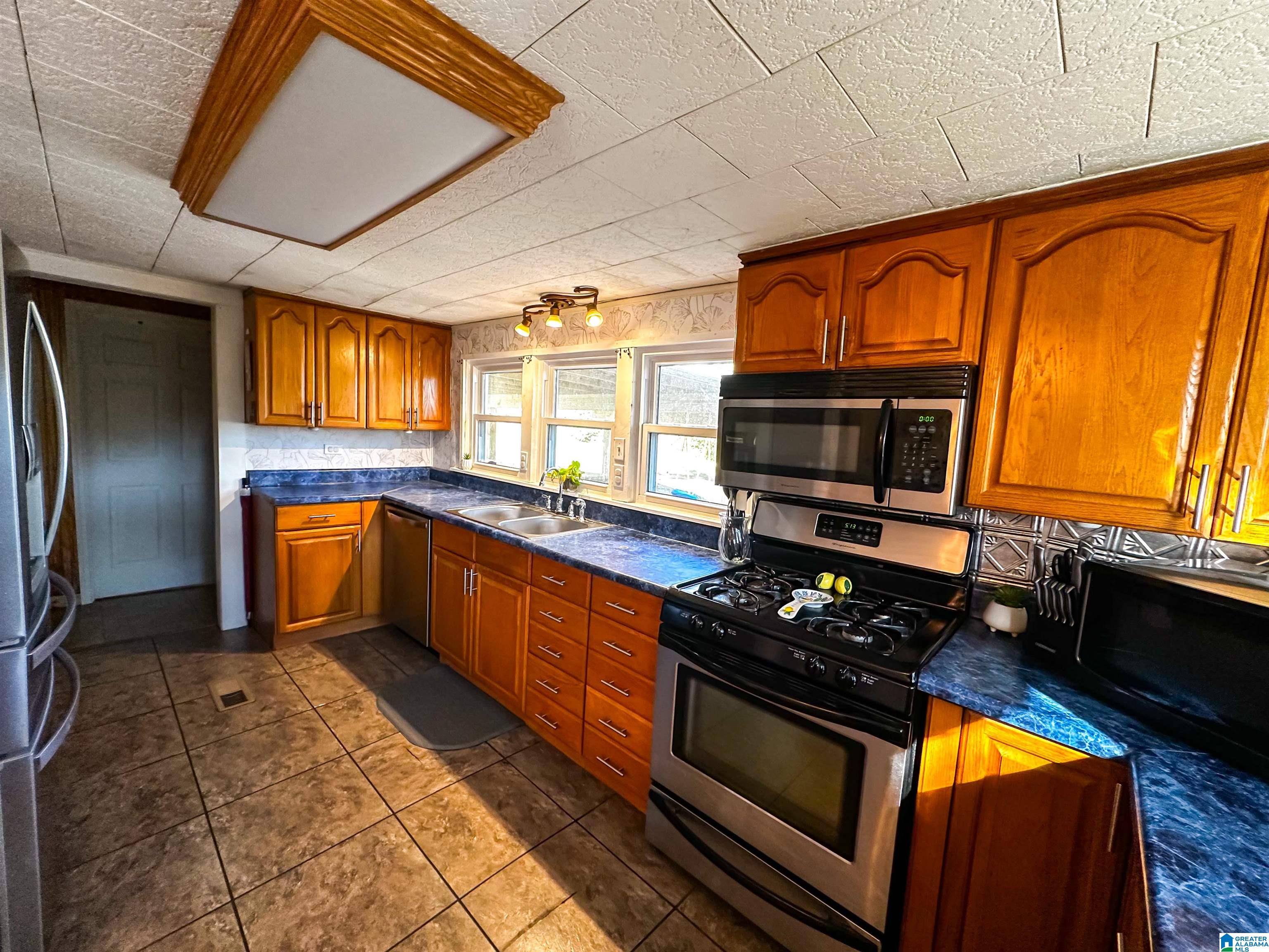 Homes for sale in West Blocton, AL | 242 Florida Street, West Blocton, AL 35184 | MLS# 21435457