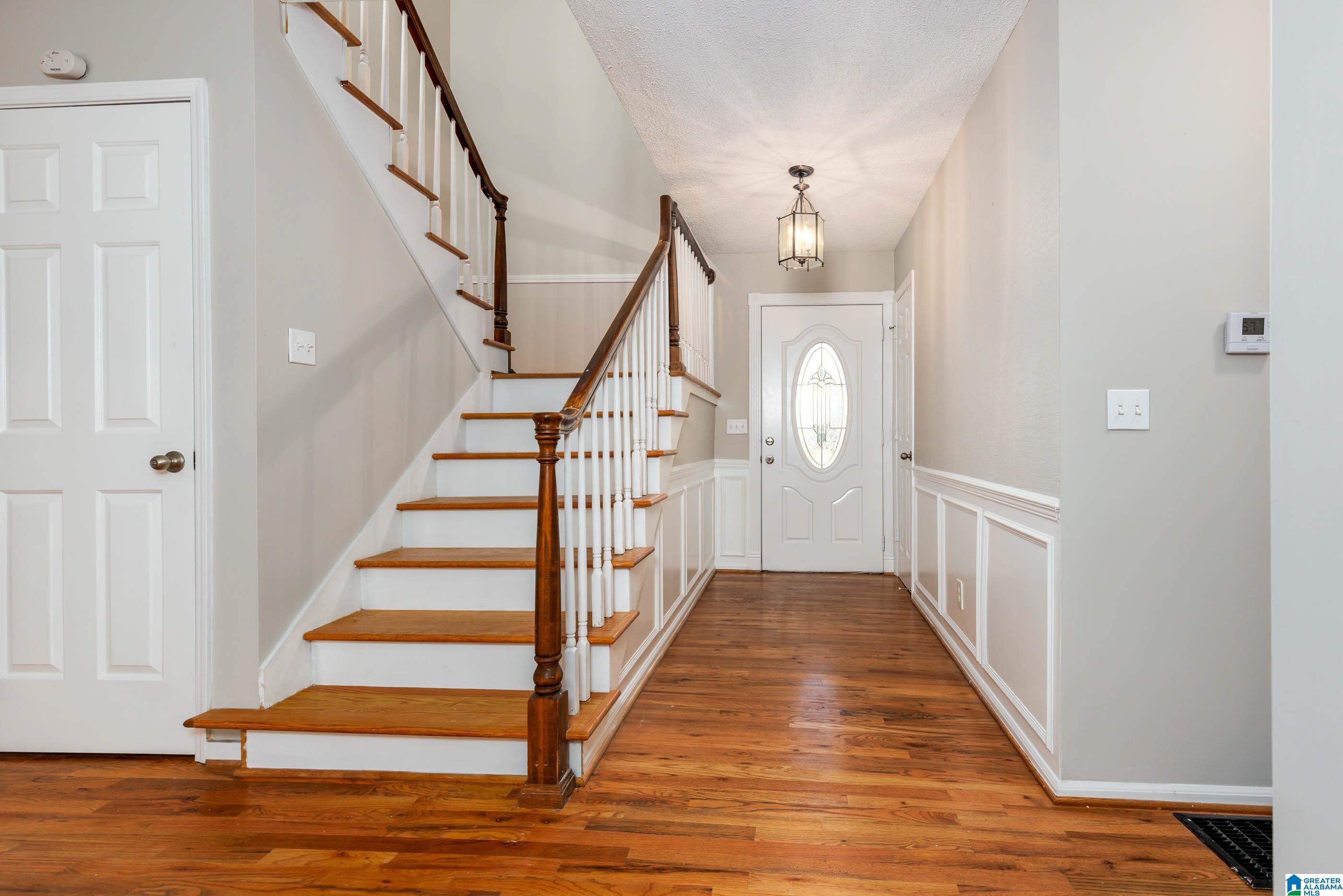 Homes for sale in Hoover, AL | 2503 Grand Point Circle, Hoover, AL 35226 | MLS# 21435708