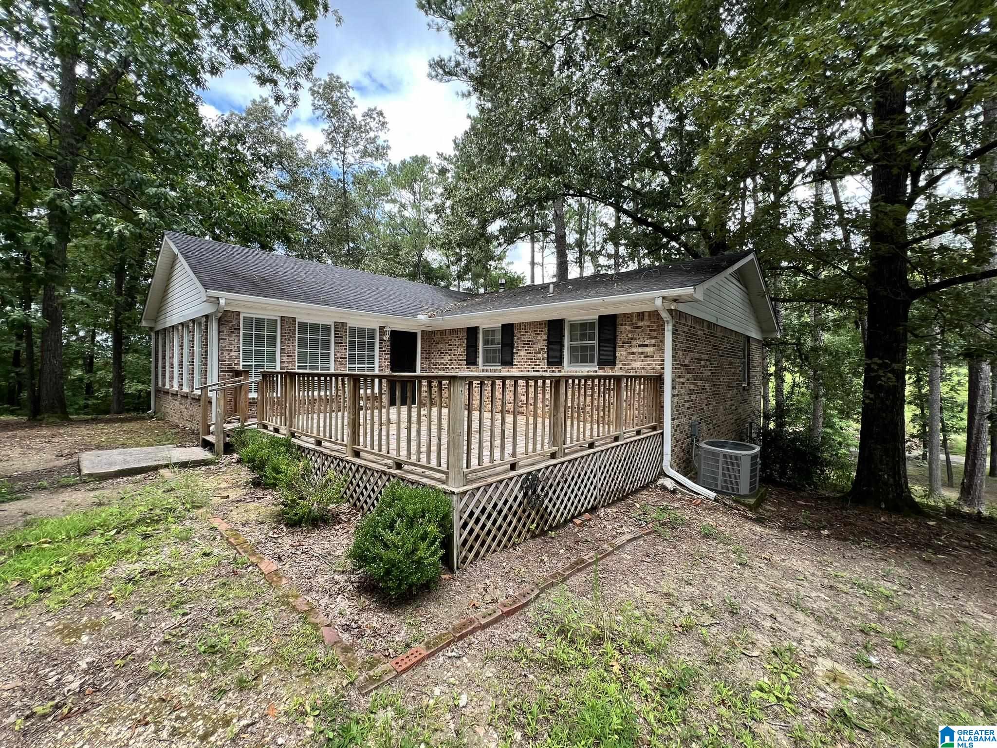 Homes for sale in Glencoe, AL | 516 Davis Dr, Glencoe, AL 35905 | MLS# 21435906