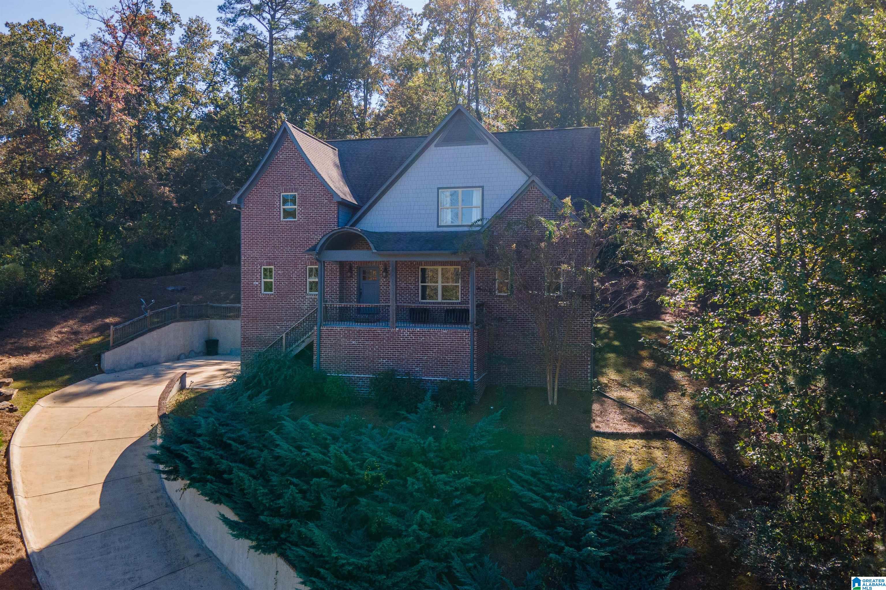 6801 IVY WAY