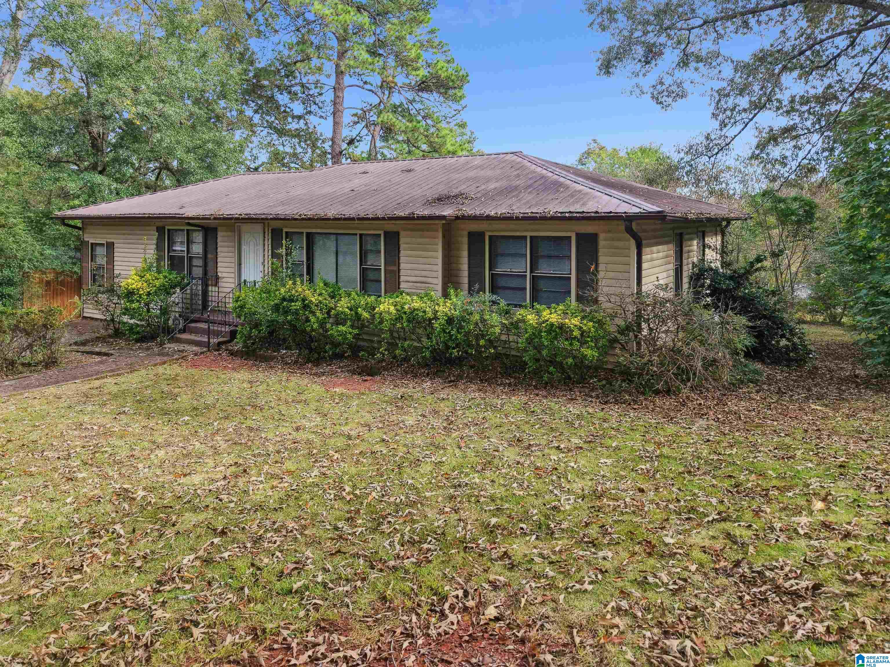 Homes for sale in Hueytown, AL | 1733 Faircrest Dr, Hueytown, AL 35023 | MLS# 21436050