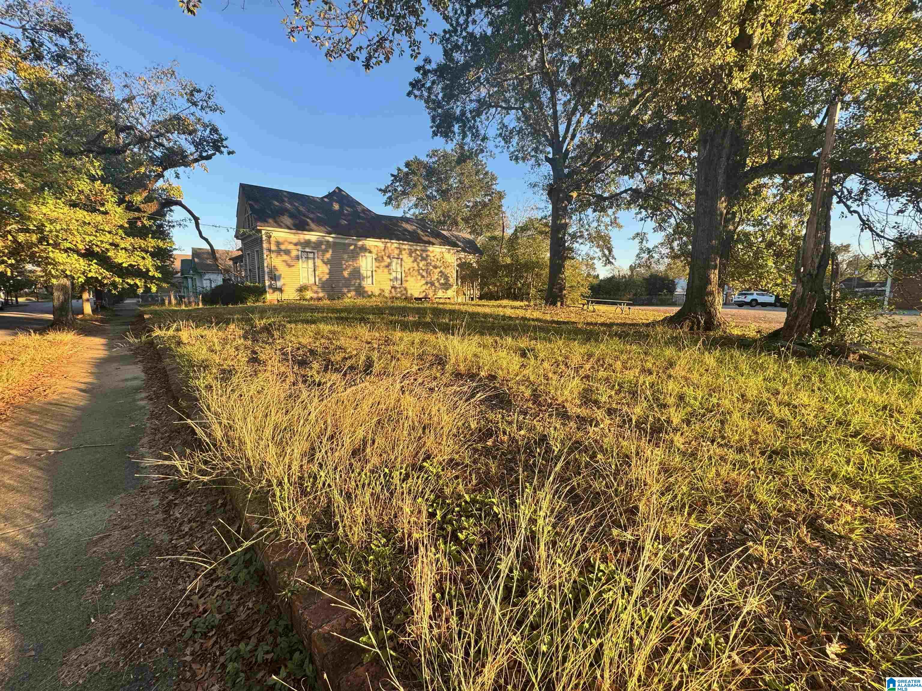 Homes for sale in Montgomery, AL | 635 Clayton Street, Montgomery, AL 36104 | MLS# 21436095