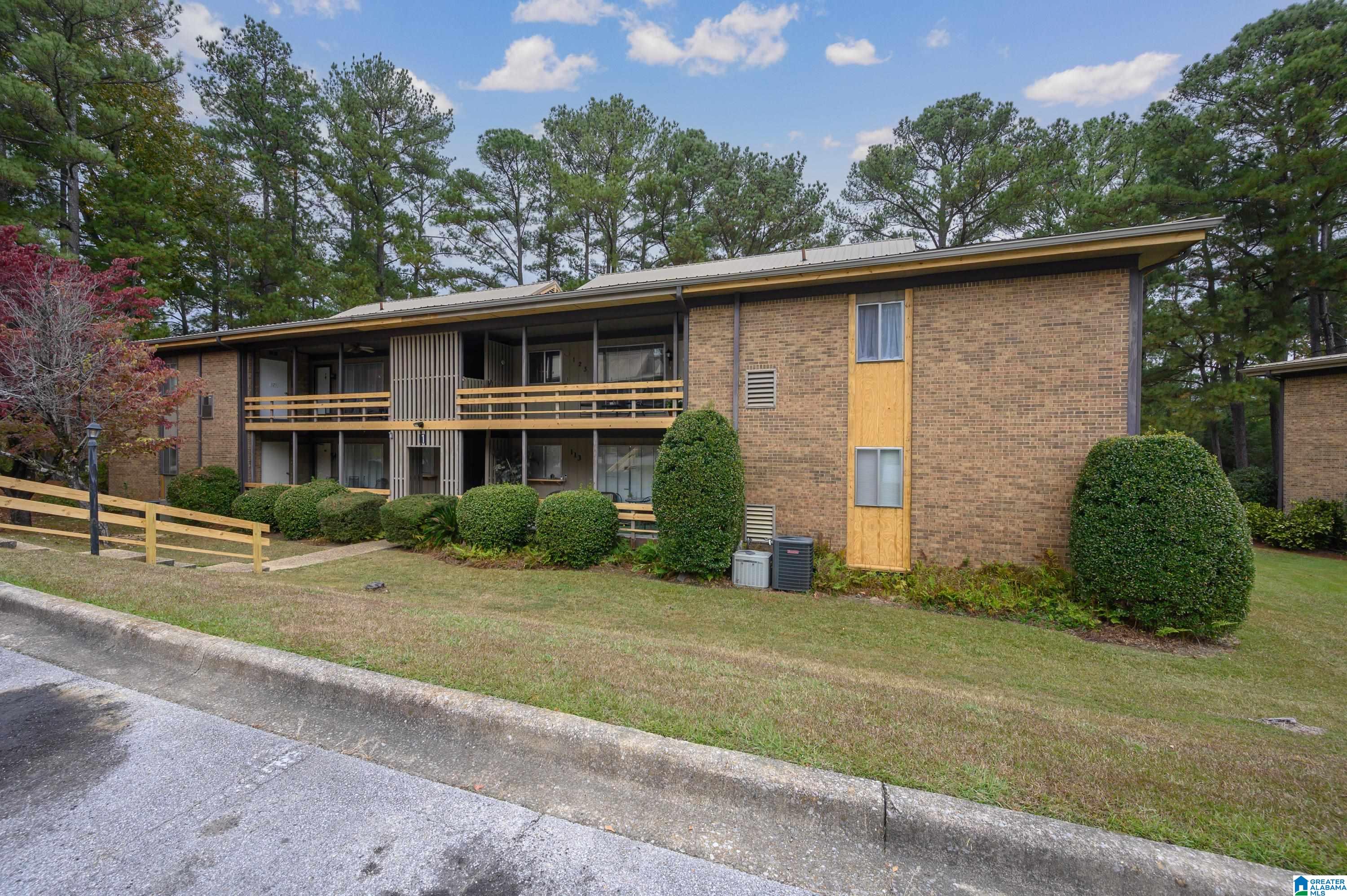 Homes for sale in Hoover, AL | 3101 Lorna Road #123, Hoover, AL 35216 | MLS# 21436138