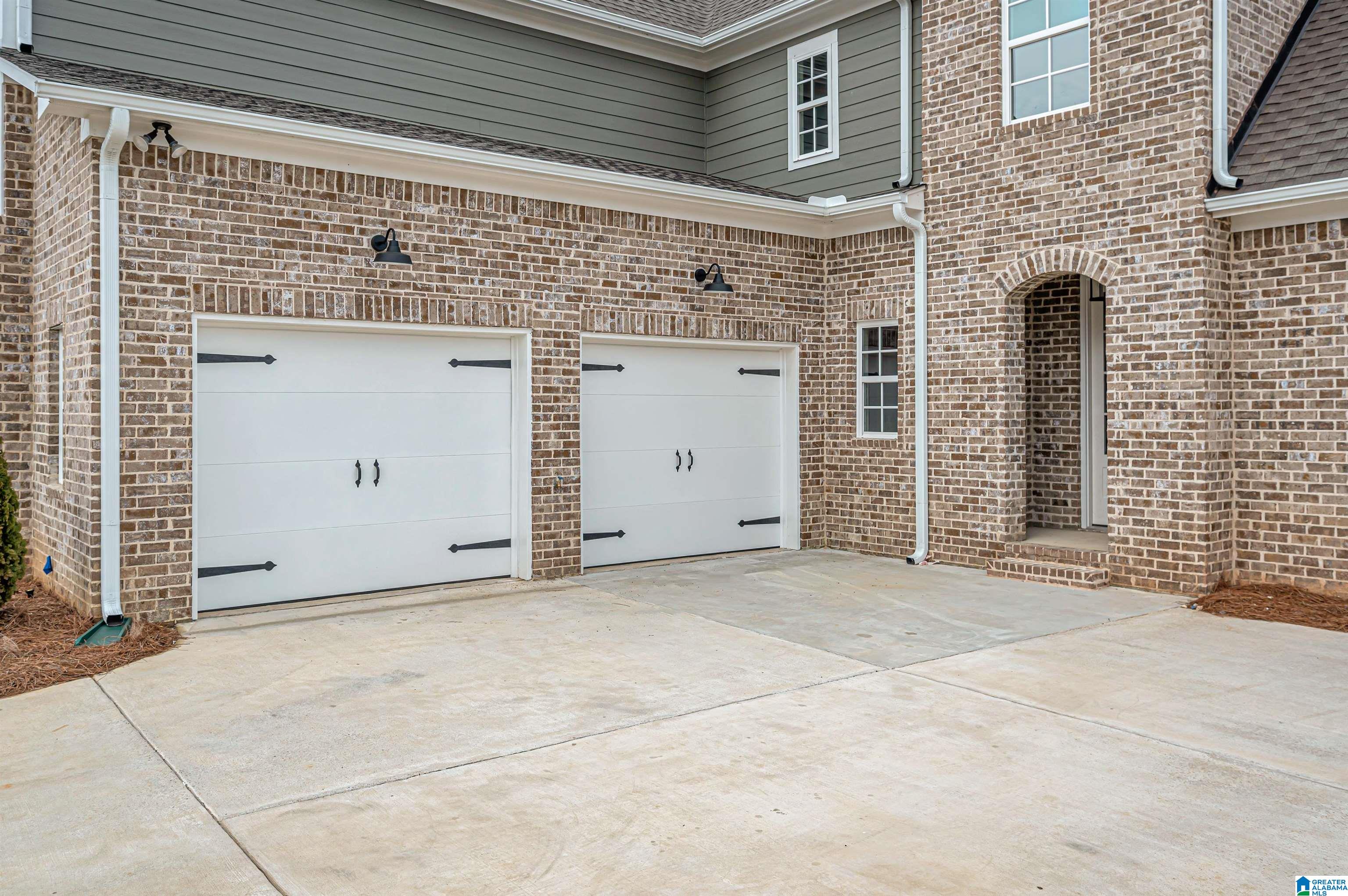 Homes for sale in Hoover, AL | 1877 Cyrus Cove Dr, Hoover, AL 35244 | MLS# 21436478