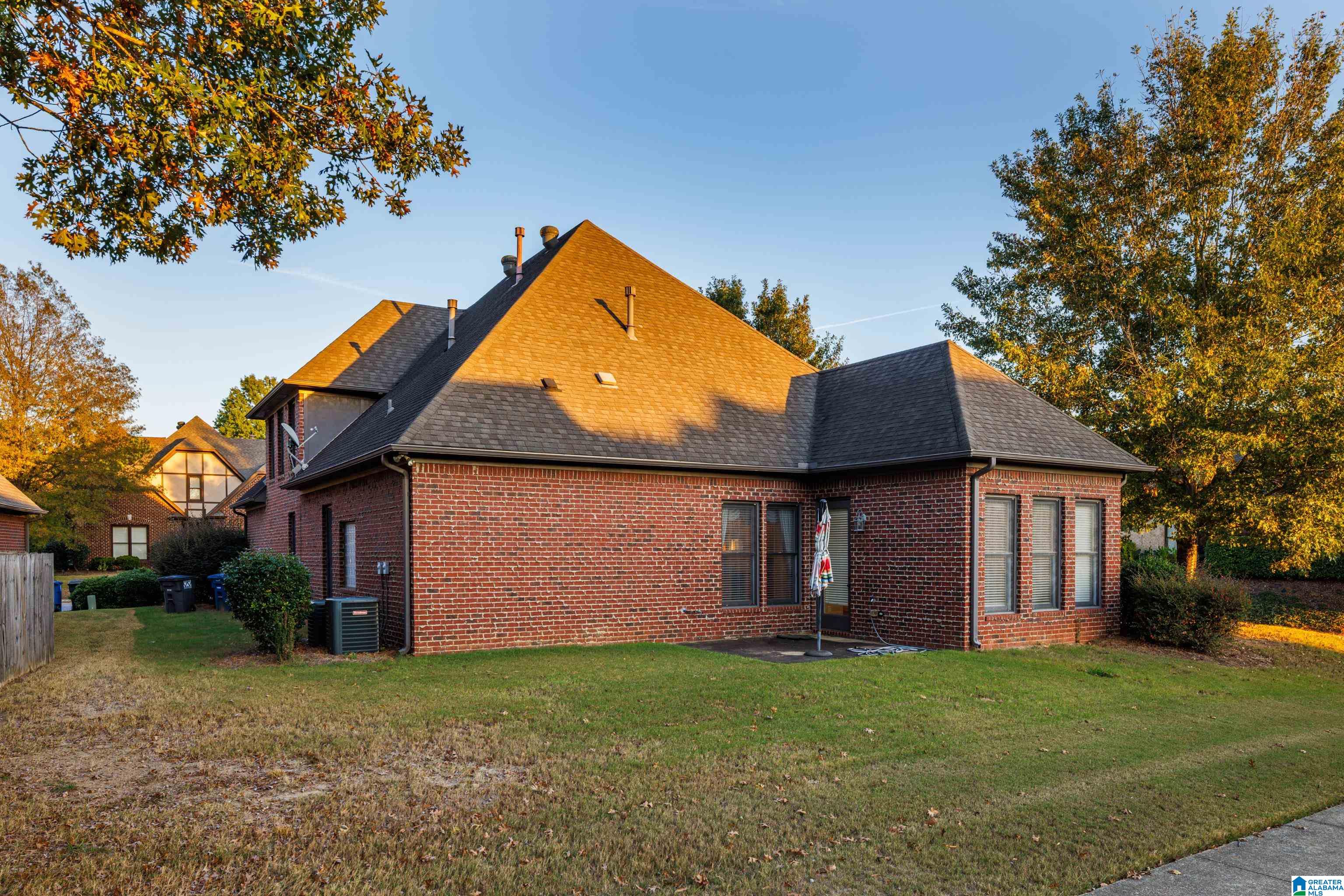 Homes for sale in Hoover, AL | 5629 Park Side Circle, Hoover, AL 35244 | MLS# 21436537