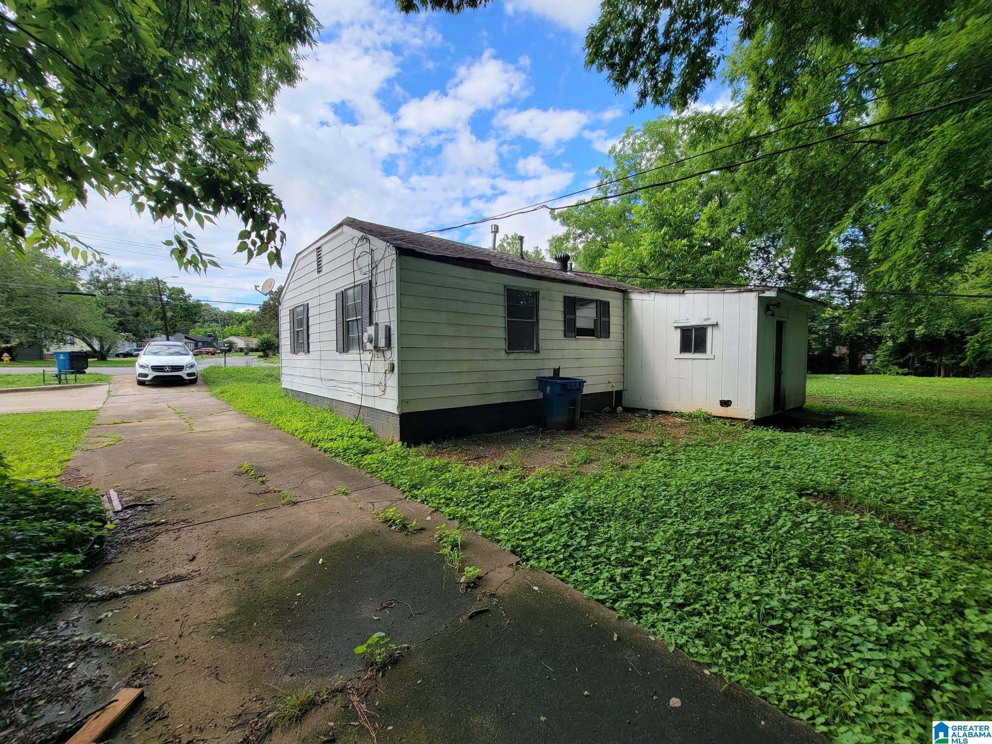 Homes for sale in Midfield, AL | 1309 Woodward Road, Midfield, AL 35228 | MLS# 21436641