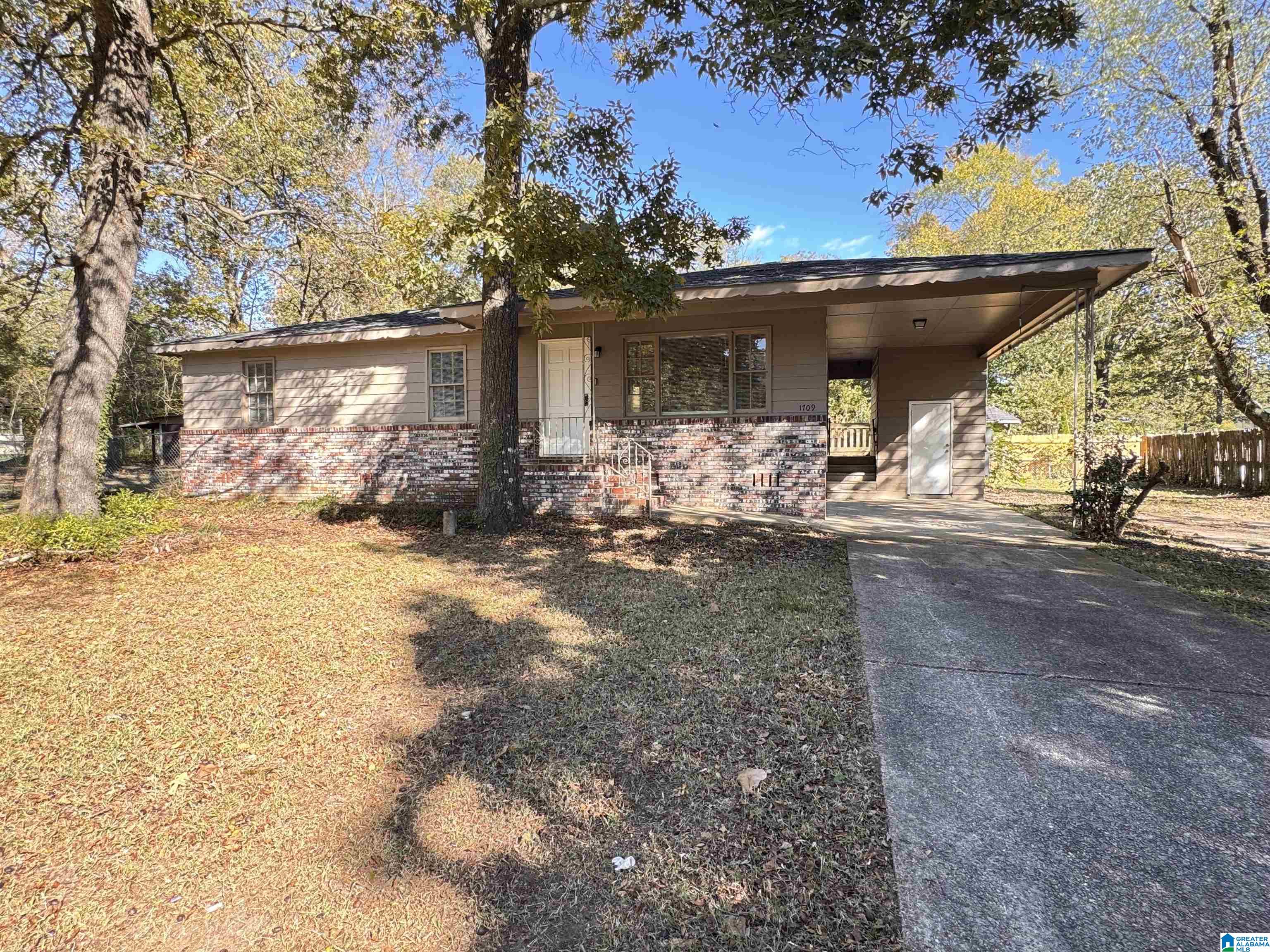 Homes for sale in Center Point, AL | 1709 3rd Street Nw, Center Point, AL 35215 | MLS# 21436787