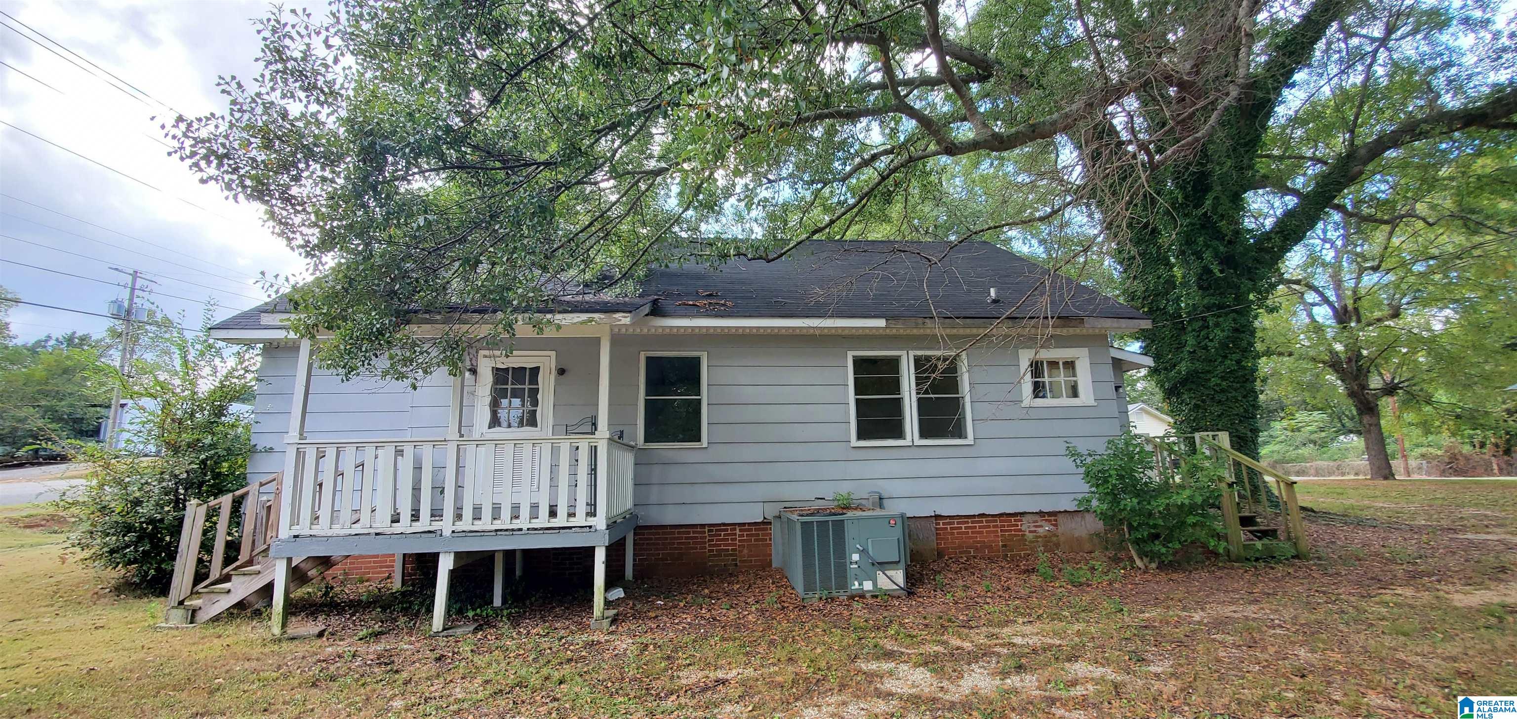 Homes for sale in Sylacauga, AL | 400 E 3rd Street, Sylacauga, AL 35150 | MLS# 21436847