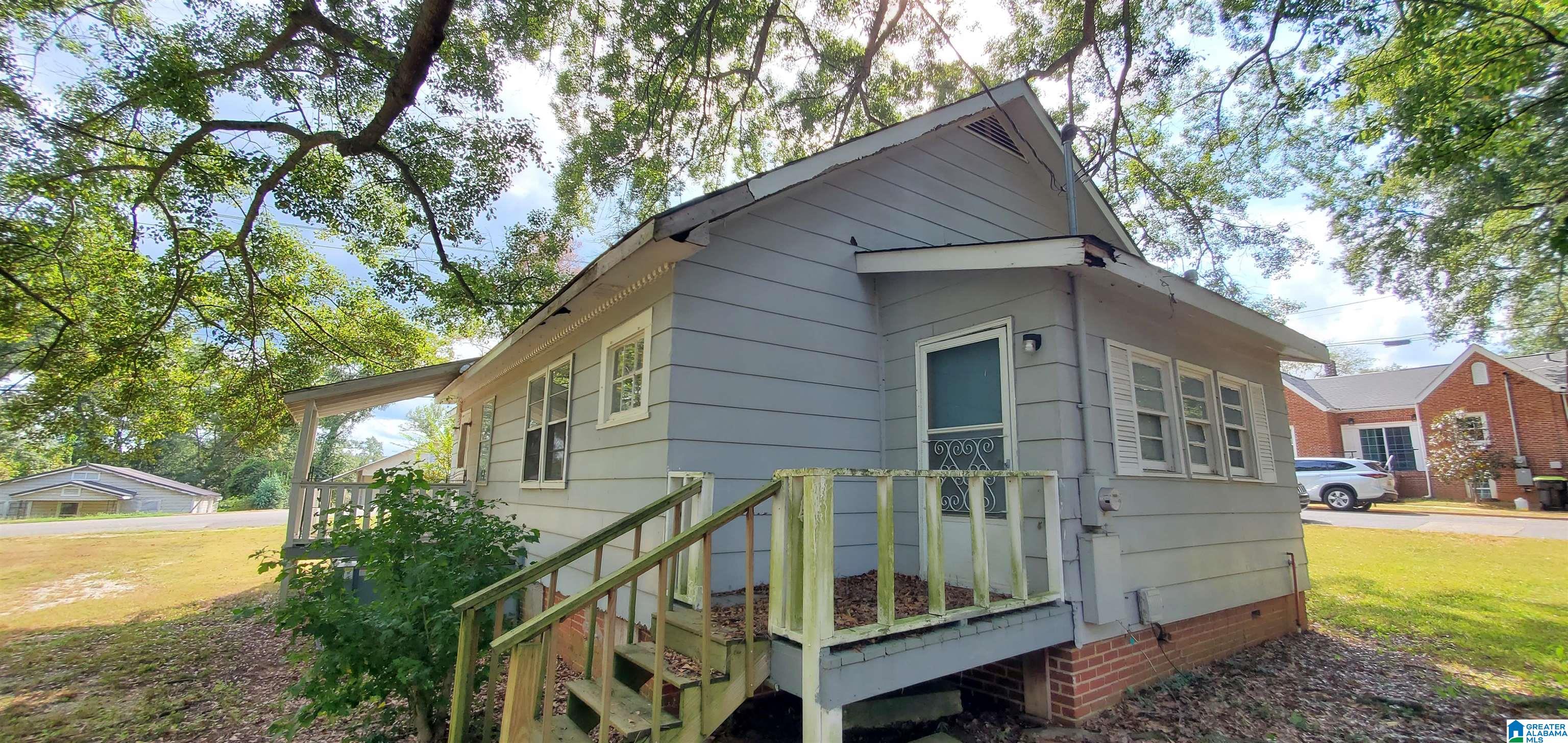 Homes for sale in Sylacauga, AL | 400 E 3rd Street, Sylacauga, AL 35150 | MLS# 21436847