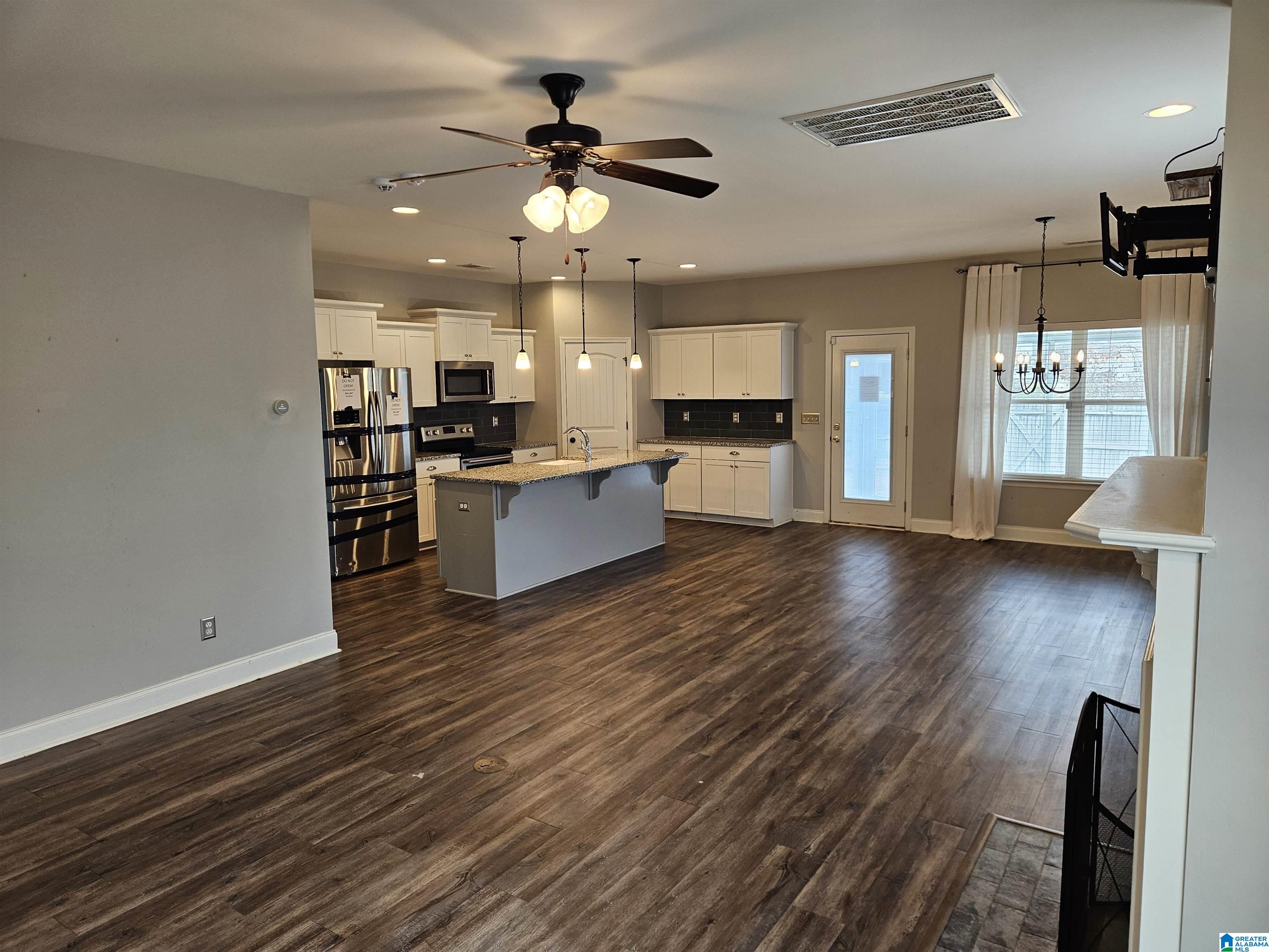 Homes for sale in Alabaster, AL | 225 Shelby Farms Bend, Alabaster, AL 35007 | MLS# 21437174