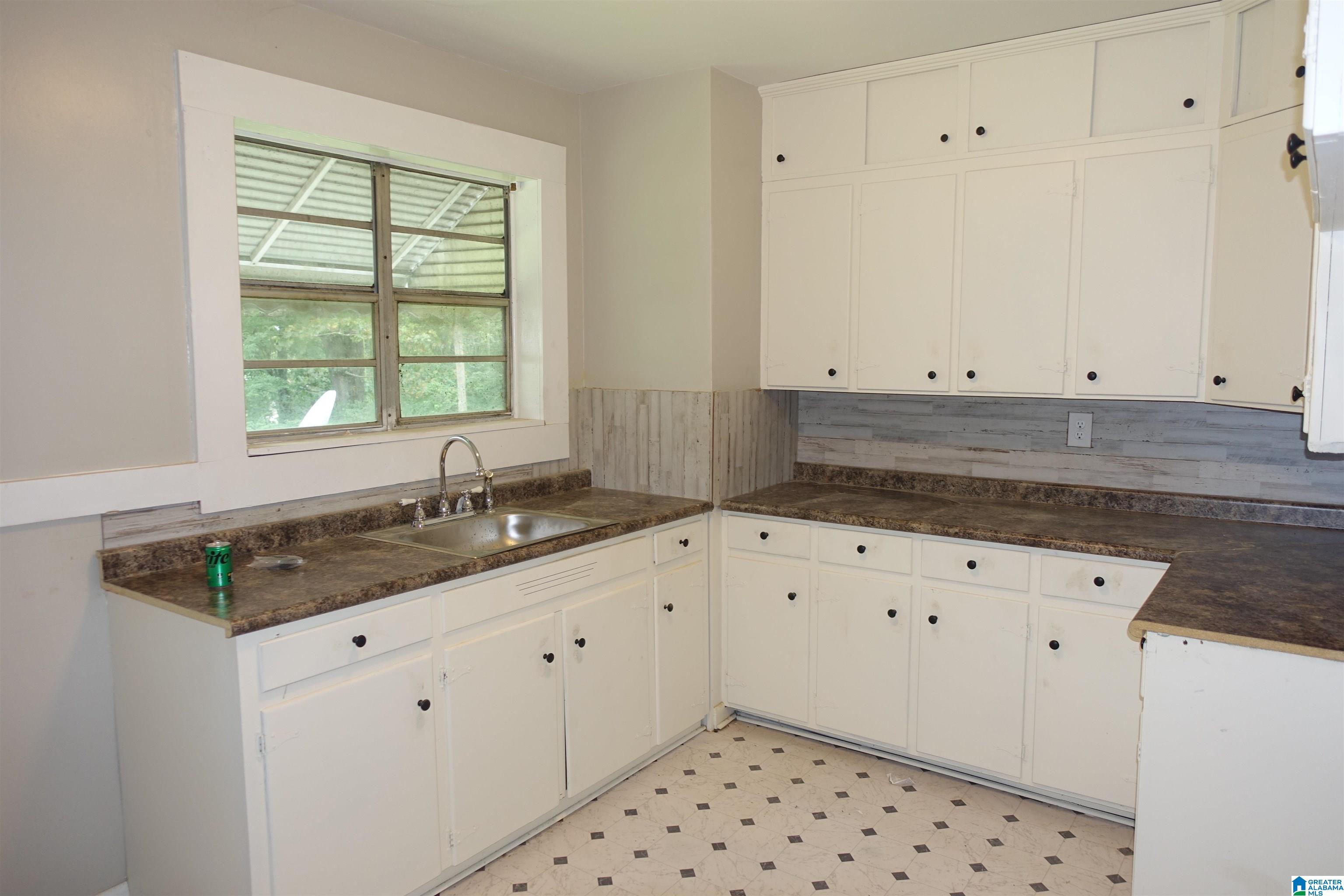 Homes for sale in Anniston, AL | 3212 Oakland Avenue, Anniston, AL 36201 | MLS# 21437695