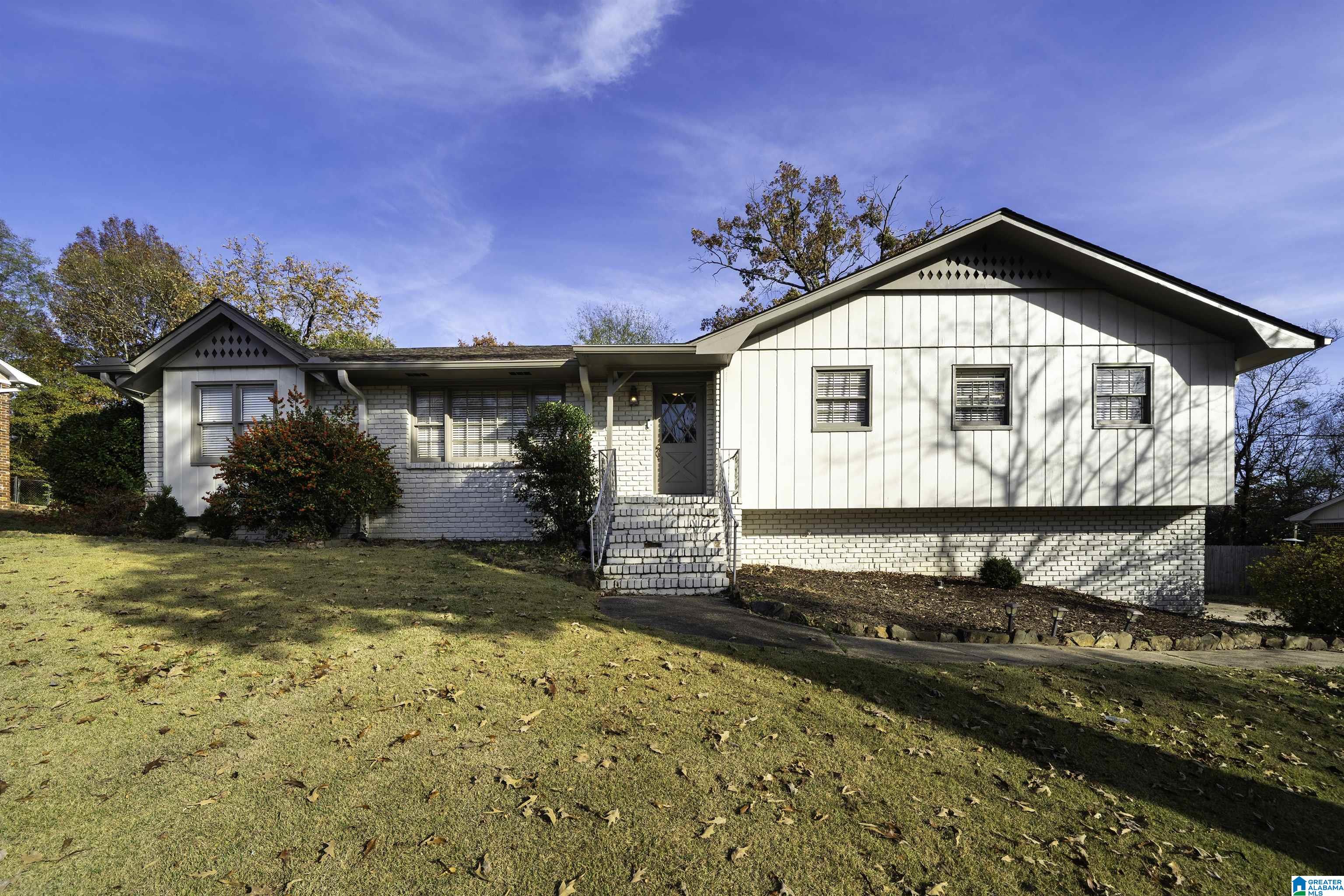 Homes for sale in Vestavia Hills, AL | 637 Winwood Dr, Vestavia Hills, AL 35226 | MLS# 21437770