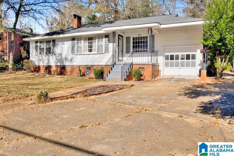Homes for sale in Hueytown, AL | 3217 Circle Dr, Hueytown, AL 35023 | MLS# 21437824
