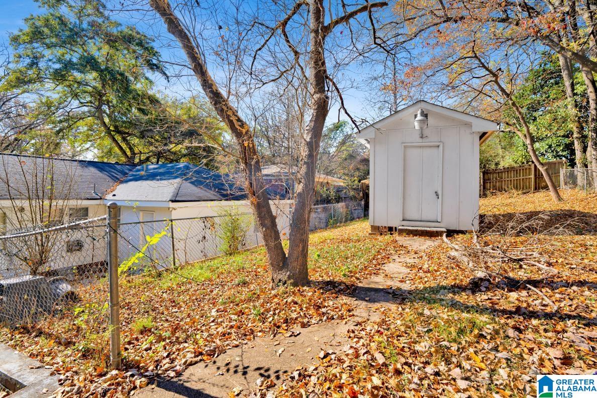 Homes for sale in Hueytown, AL | 3217 Circle Dr, Hueytown, AL 35023 | MLS# 21437824