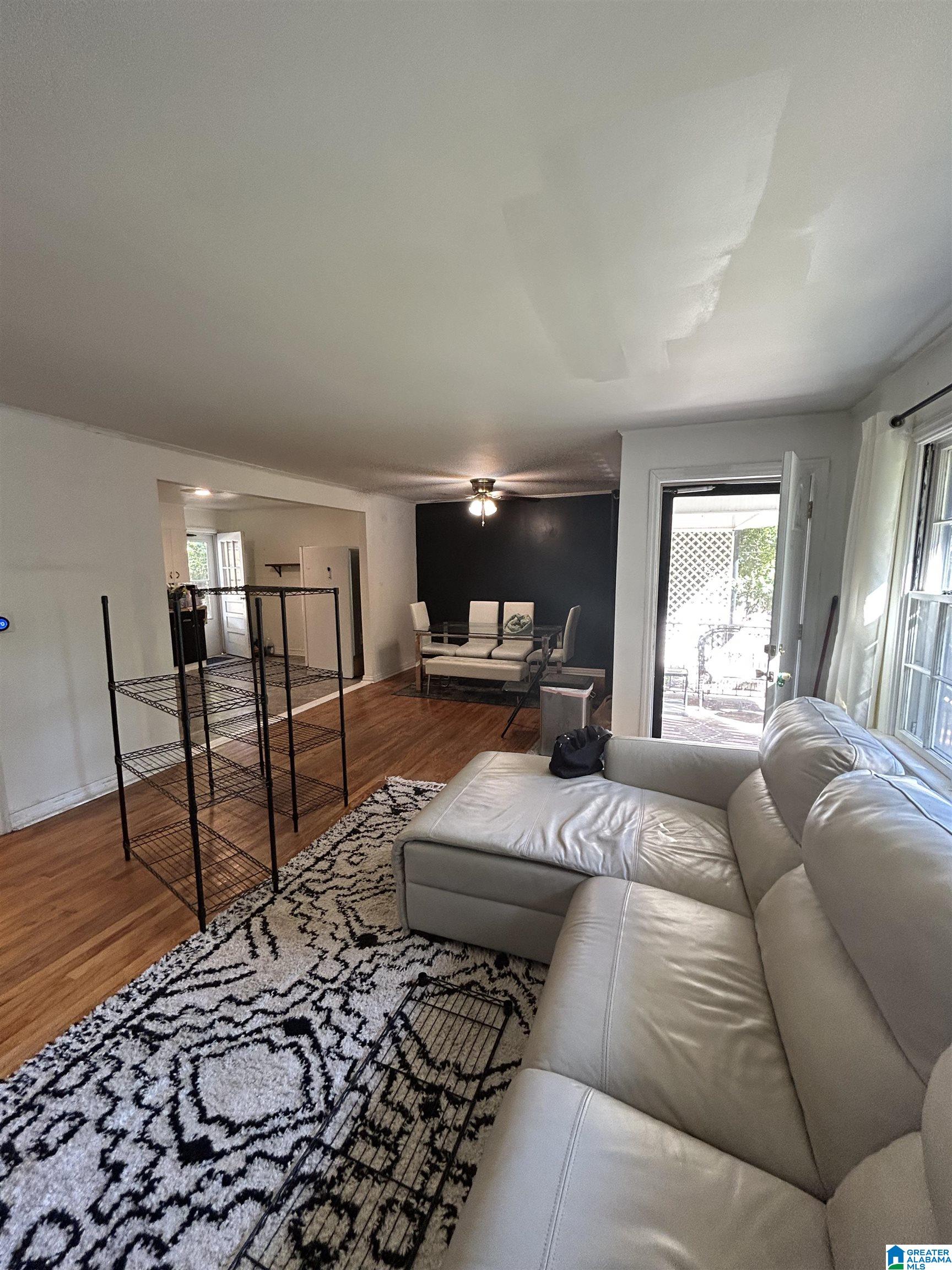 Homes for sale in Hueytown, AL | 3217 Circle Dr, Hueytown, AL 35023 | MLS# 21437824