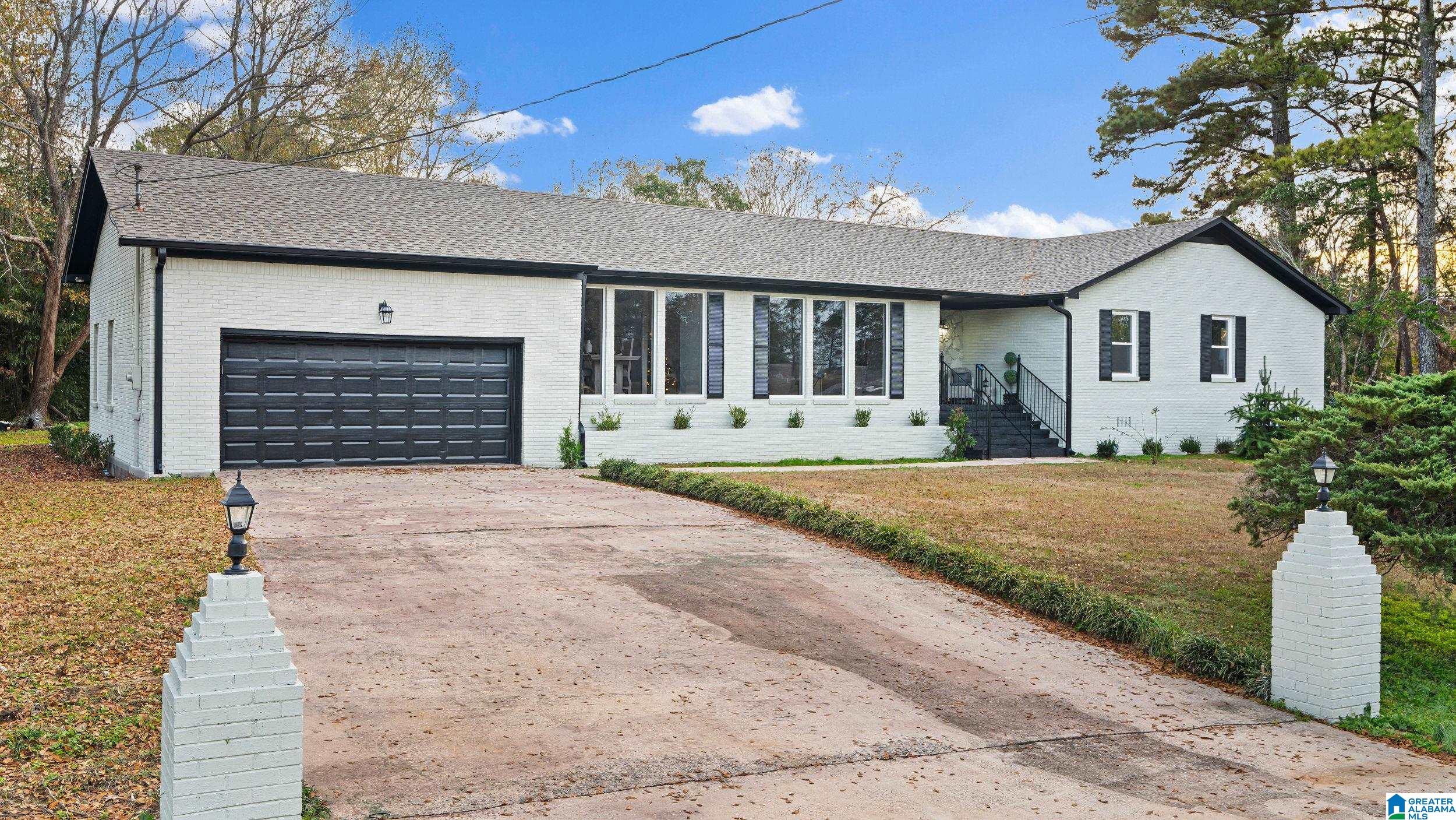 Homes for sale in Warrior, AL | 112 5Th Street W, Warrior, AL 35180 | MLS# 21437851