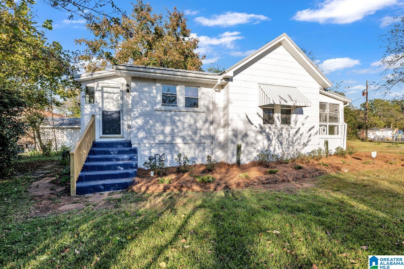 Homes for sale in Lipscomb, AL | 5604 5Th Street S, Lipscomb, AL 35020 | MLS# 21437861