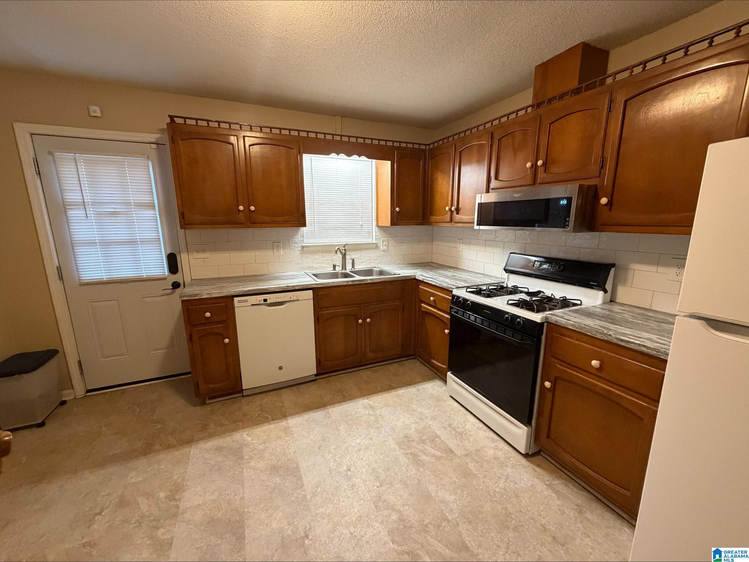 Homes for sale in Trussville, AL | 5910 Elizabeth Dr, Trussville, AL 35173 | MLS# 21438032