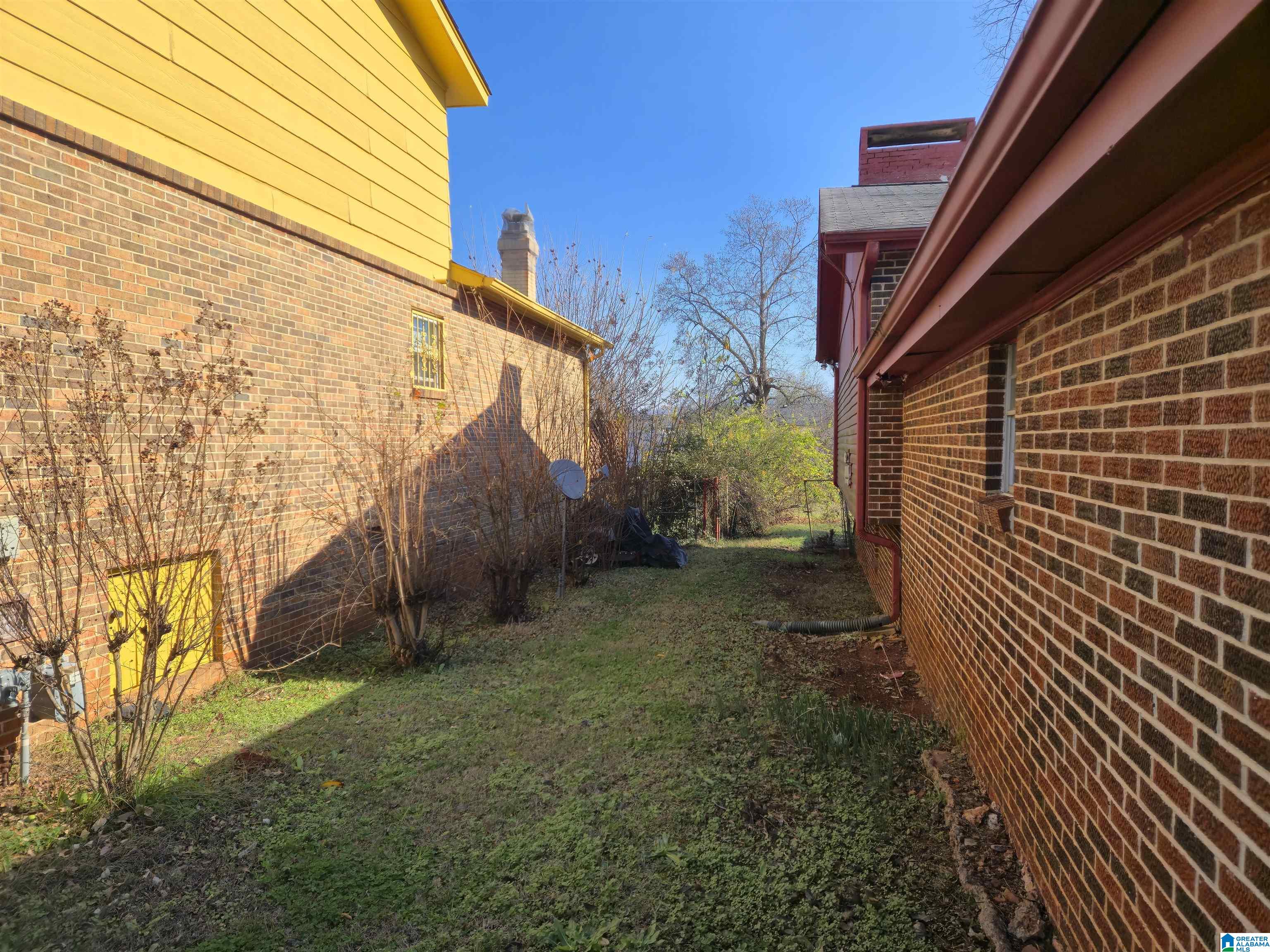 Homes for sale in Birmingham, AL | 817 Goldwire Pl Sw, Birmingham, AL 35211 | MLS# 21438130