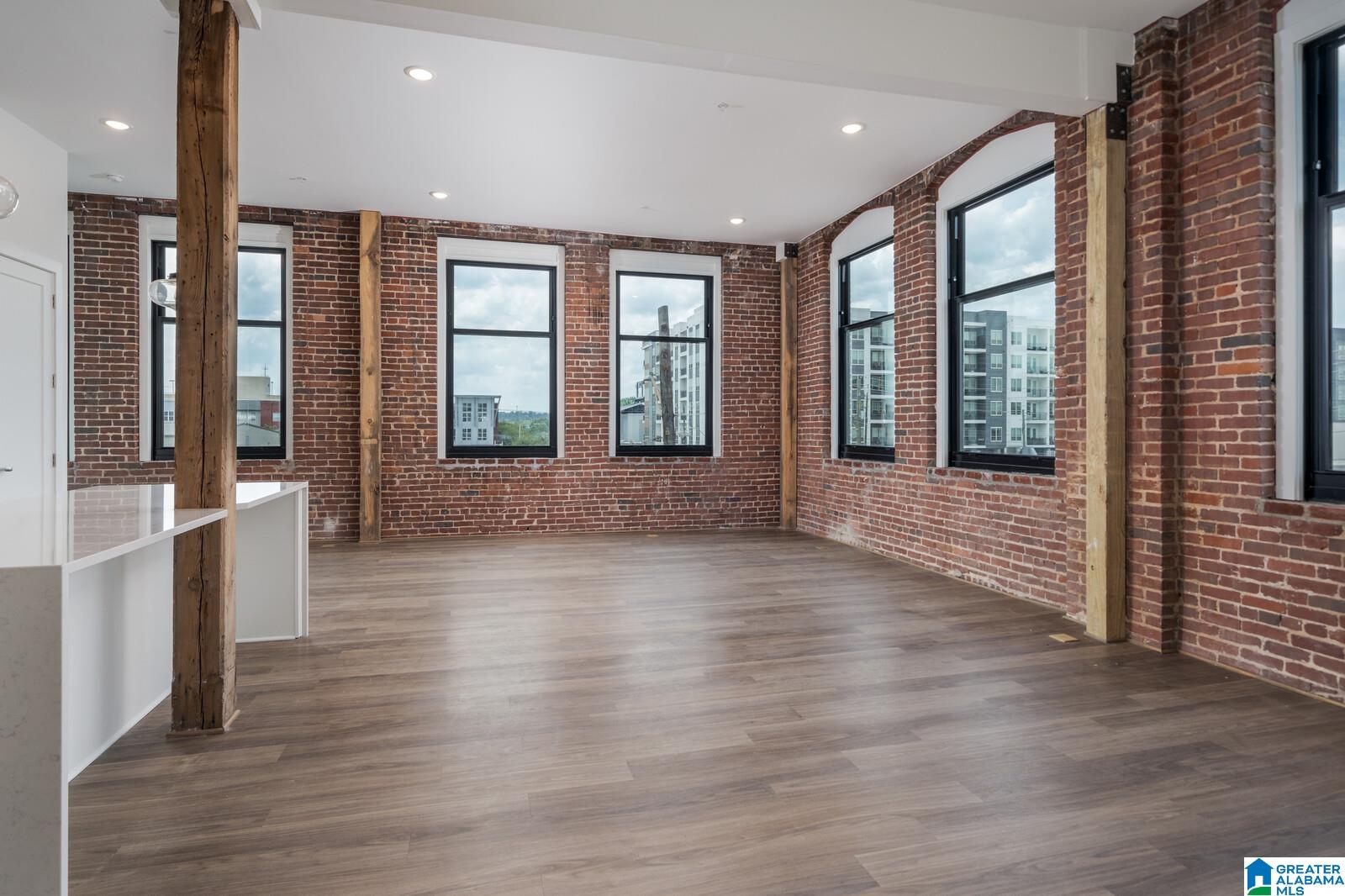 Homes for sale in Birmingham, AL | 1329 4Th Avenue S #301, Birmingham, AL 35233 | MLS# 21438159