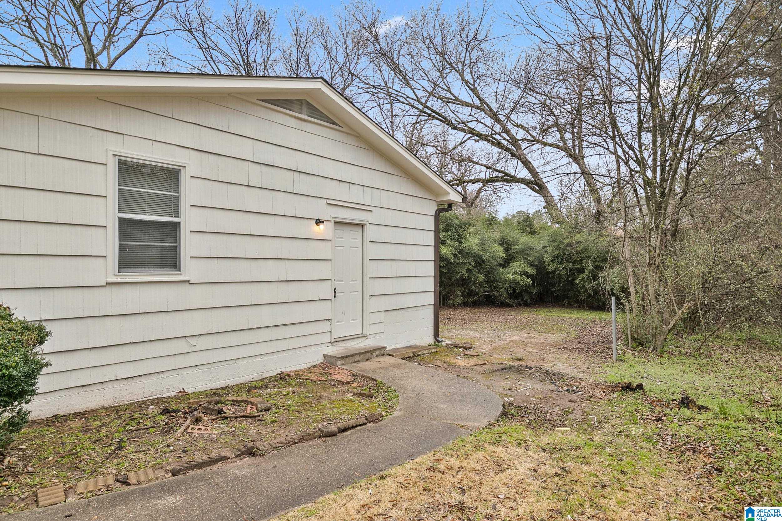 Homes for sale in Birmingham, AL | 428 Orchid Road, Birmingham, AL 35215 | MLS# 21438187
