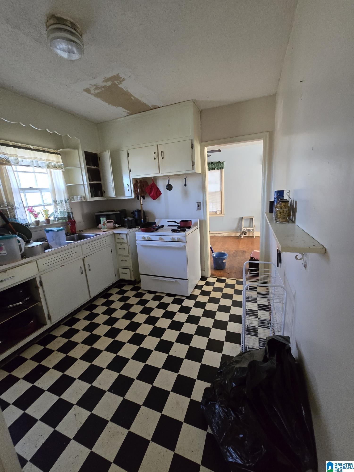 Homes for sale in Birmingham, AL | 2728 20th Pl Ensley, Birmingham, AL 35208 | MLS# 21438293