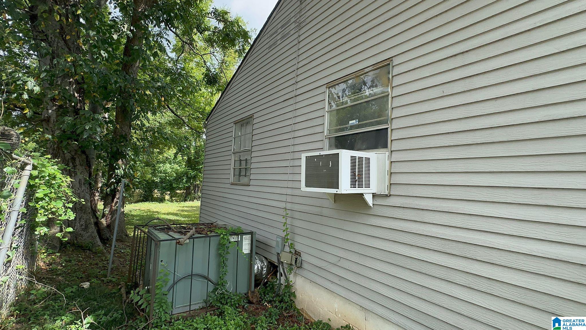 Homes for sale in Birmingham, AL | 1808 Jefferson Avenue Sw, Birmingham, AL 35211 | MLS# 21438469