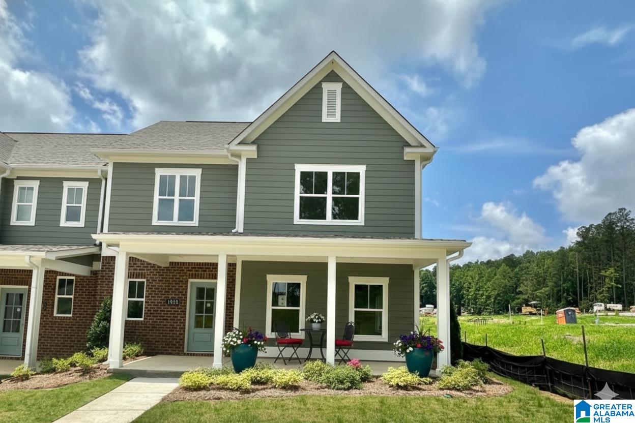 Homes for sale in Leeds, AL | 1014 Unali Townes Loop E, Leeds, AL 35094 | MLS# 21438536