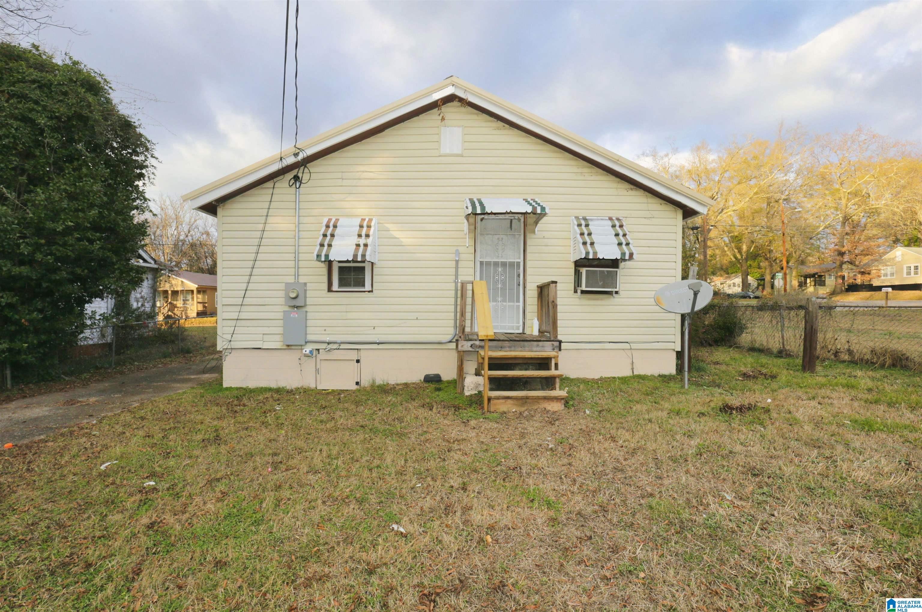 Homes for sale in Anniston, AL | 324 E 3Rd Street, Anniston, AL 36207 | MLS# 21438555