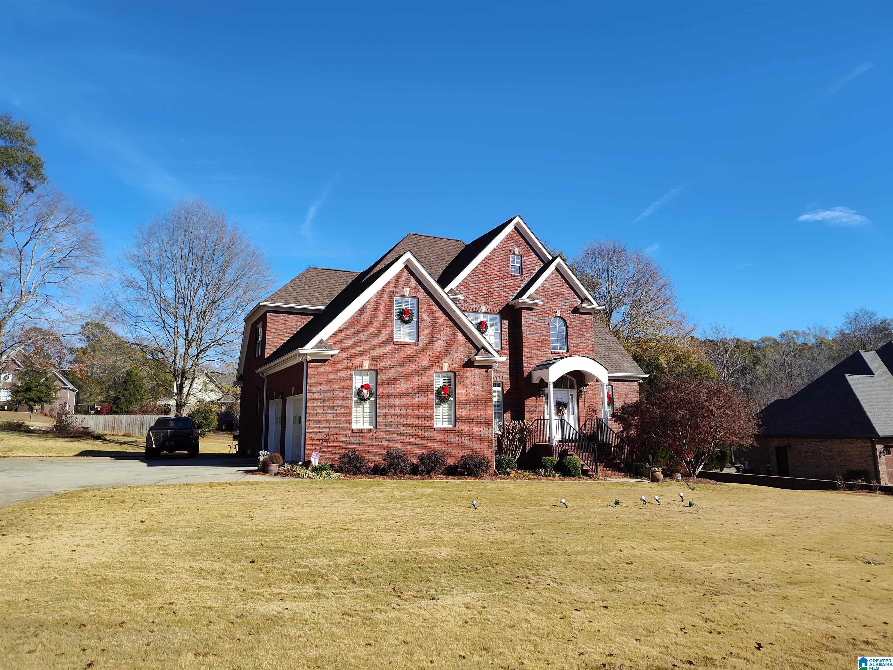 Beautiful home in one of Sylacauga's most desirable locations. Full brick,3 or 4 bedroom,3 1/2 bath in exceptional condition. Beautiful hardwood floors, 2-story great room, with fireplace, formal dining, chef's kitchen with breakfast island and separate breakfast, family dining room area. This house is a must-see!!!