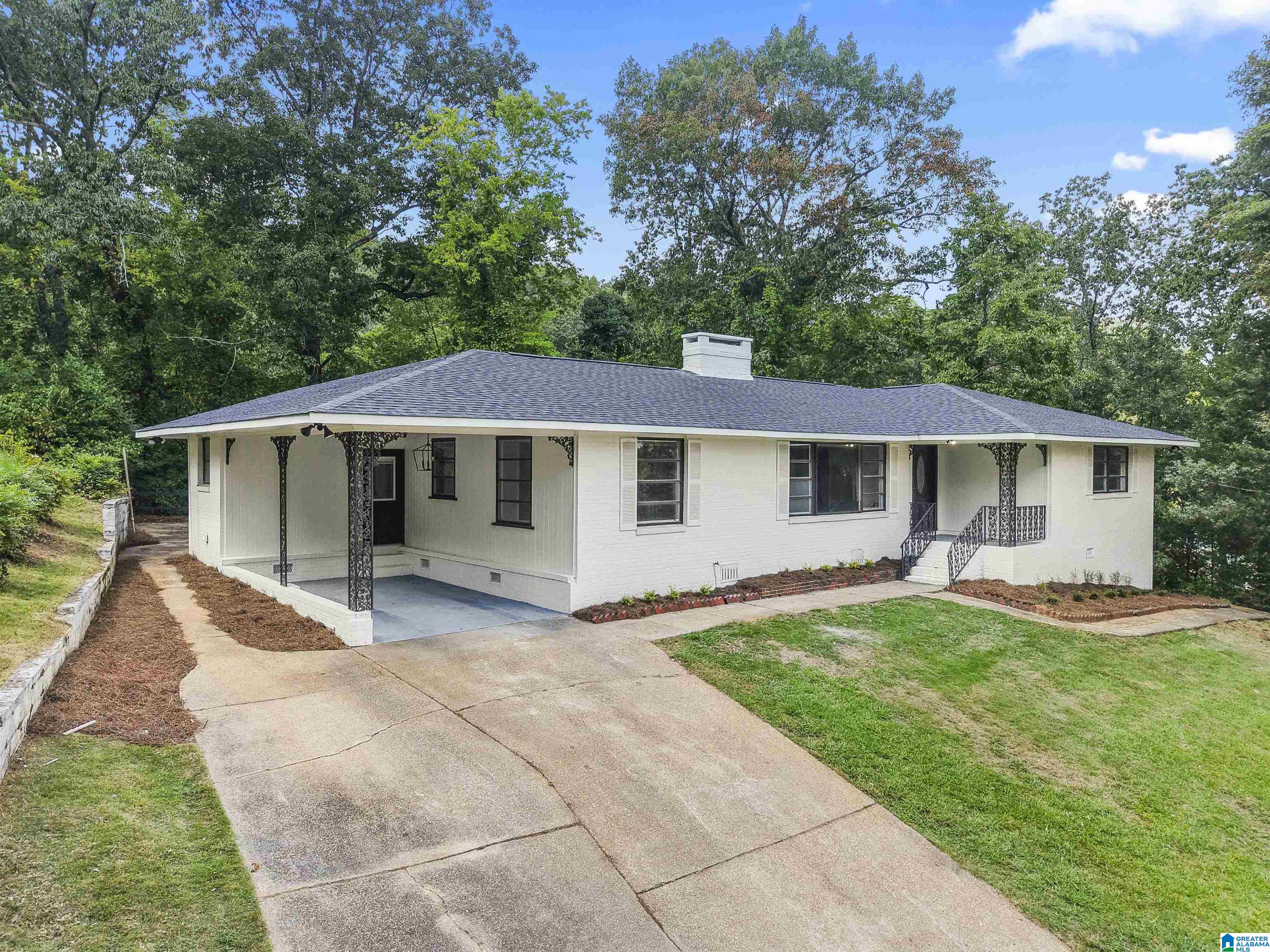 Homes for sale in Hueytown, AL | 3034 Devon Road, Hueytown, AL 35023 | MLS# 21438936