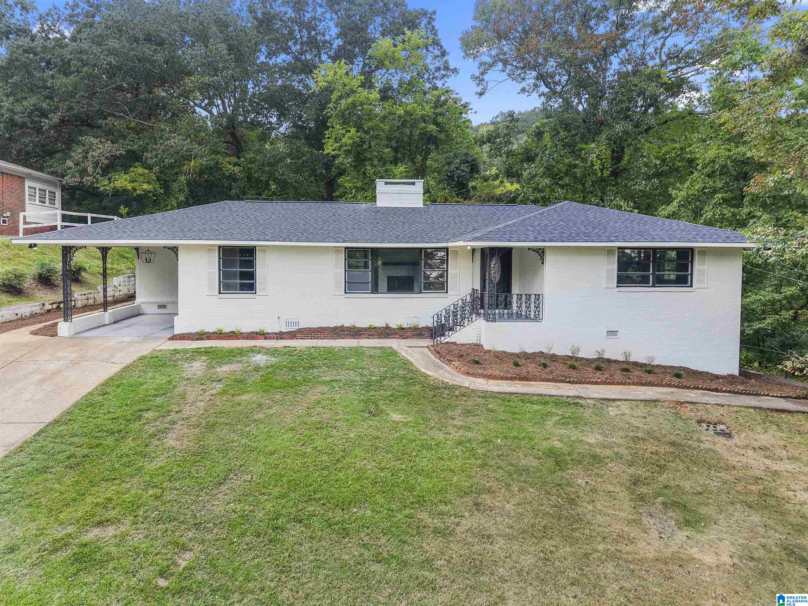 Homes for sale in Hueytown, AL | 3034 Devon Road, Hueytown, AL 35023 | MLS# 21438936