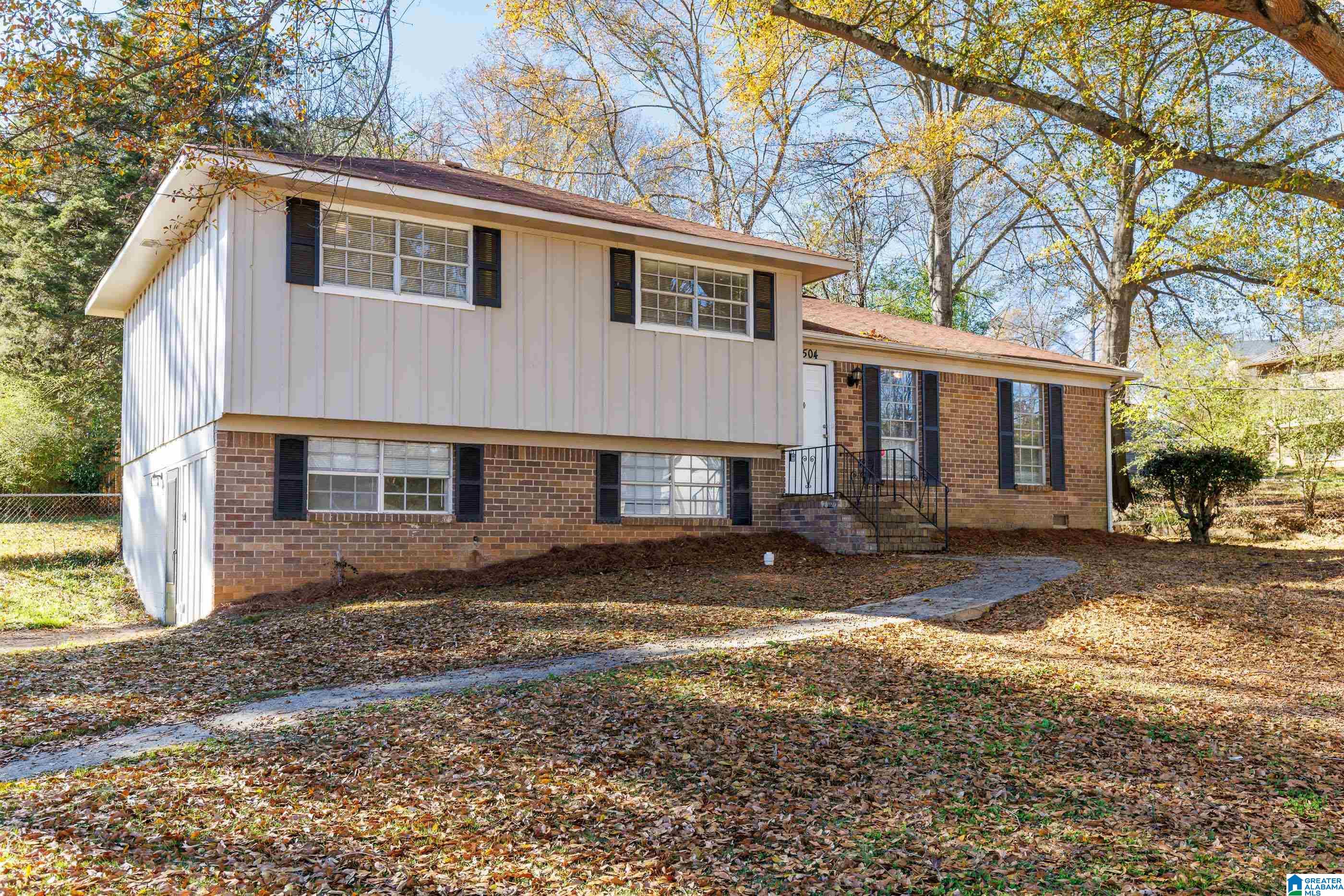 Homes for sale in Pelham, AL | 504 Creekview Terrace, Pelham, AL 35124 | MLS# 21439206