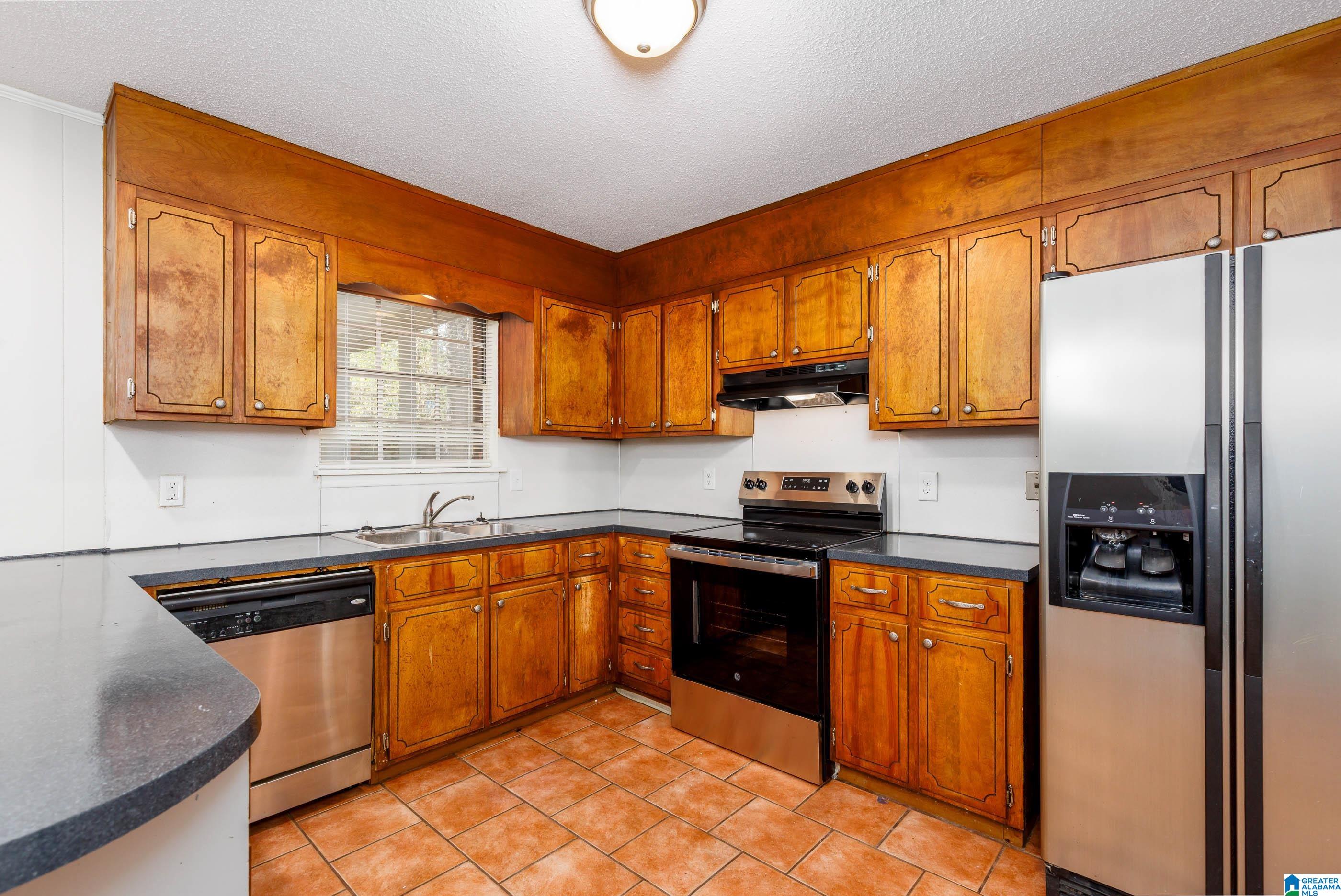 Homes for sale in Pelham, AL | 504 Creekview Terrace, Pelham, AL 35124 | MLS# 21439206