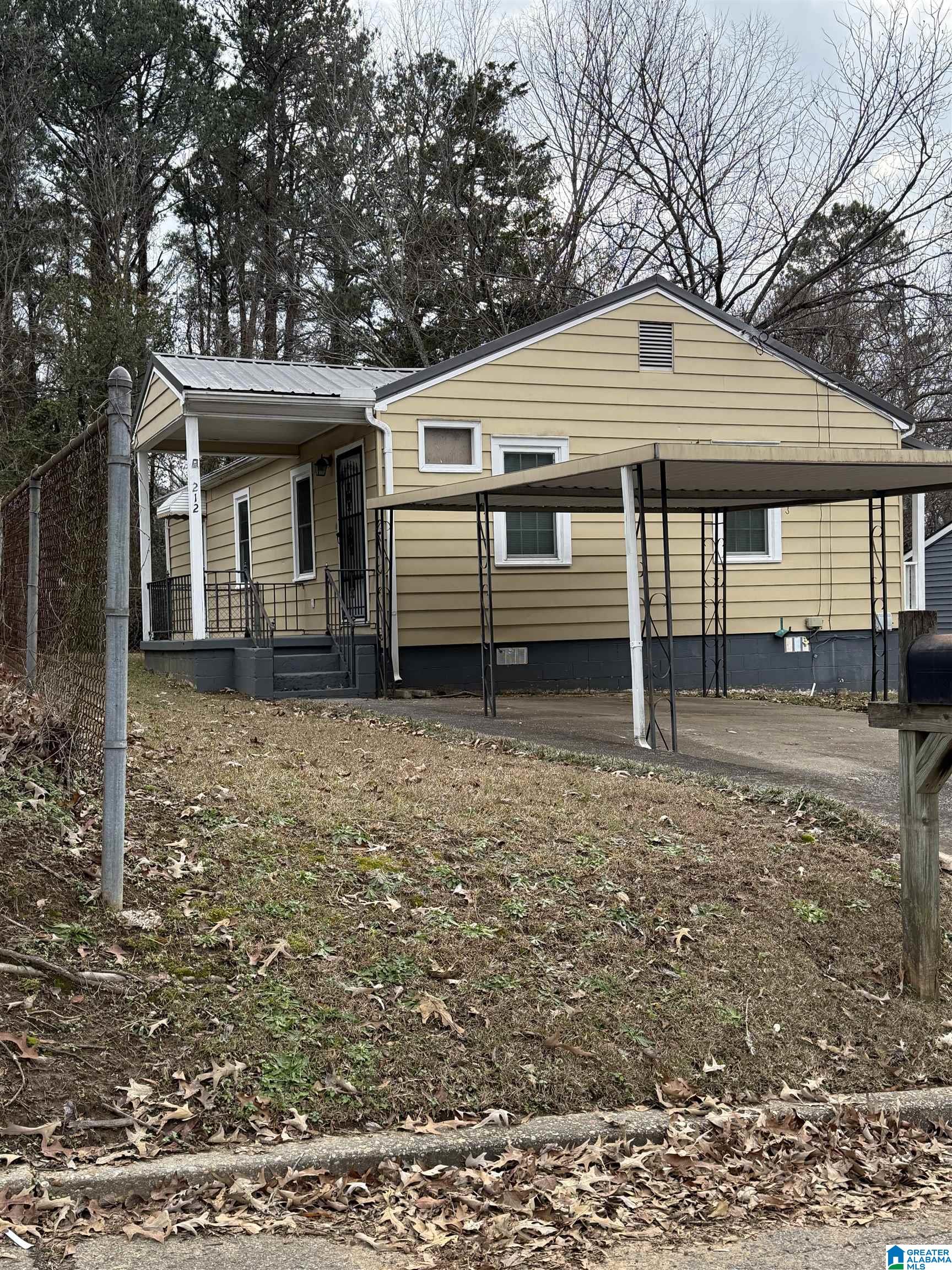 Homes for sale in Anniston, AL | 212 E 29th Street, Anniston, AL 36201 | MLS# 21439321