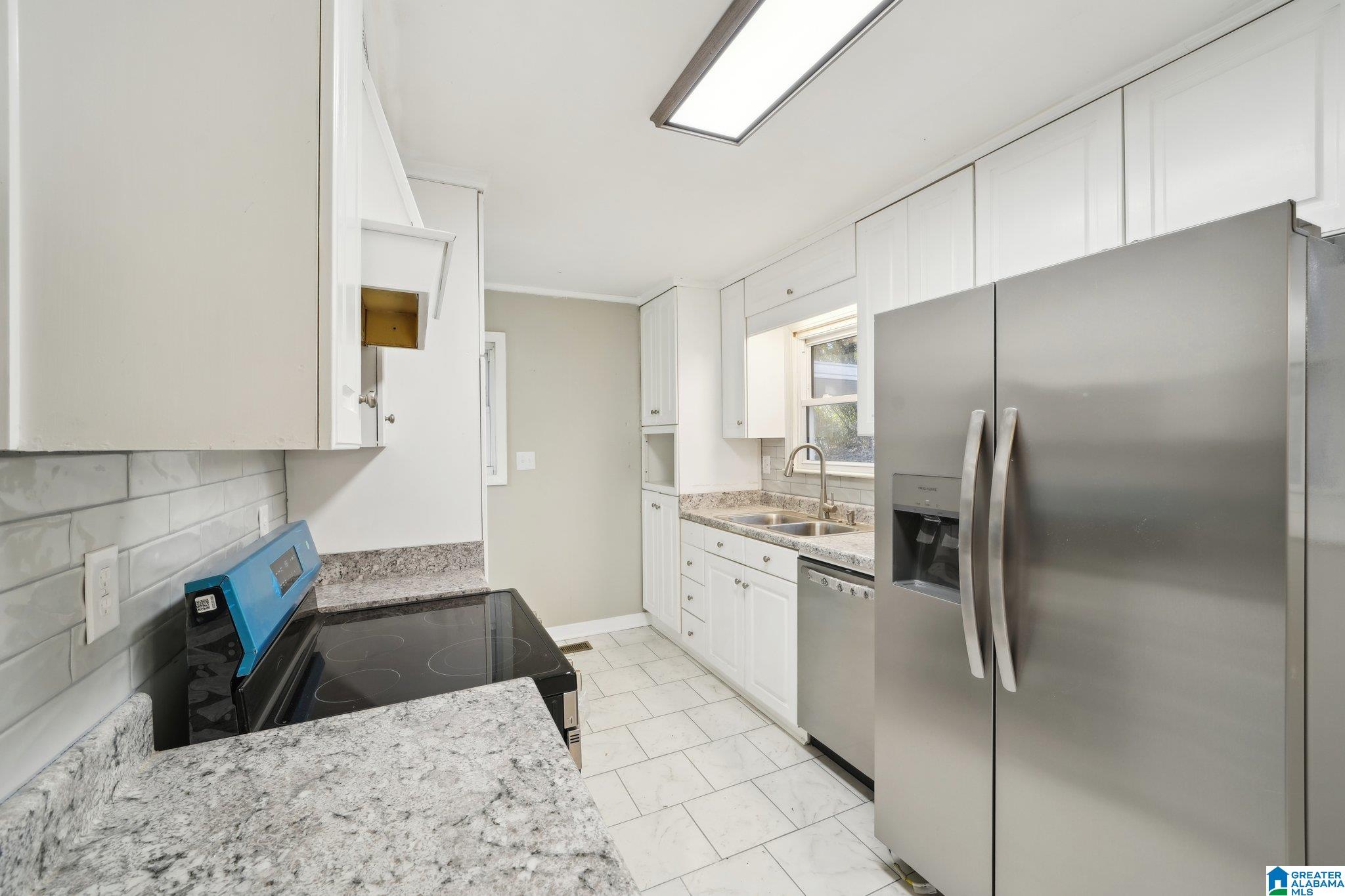 Homes for sale in Fultondale, AL | 1726 Rogina Dr, Fultondale, AL 35068 | MLS# 21439441