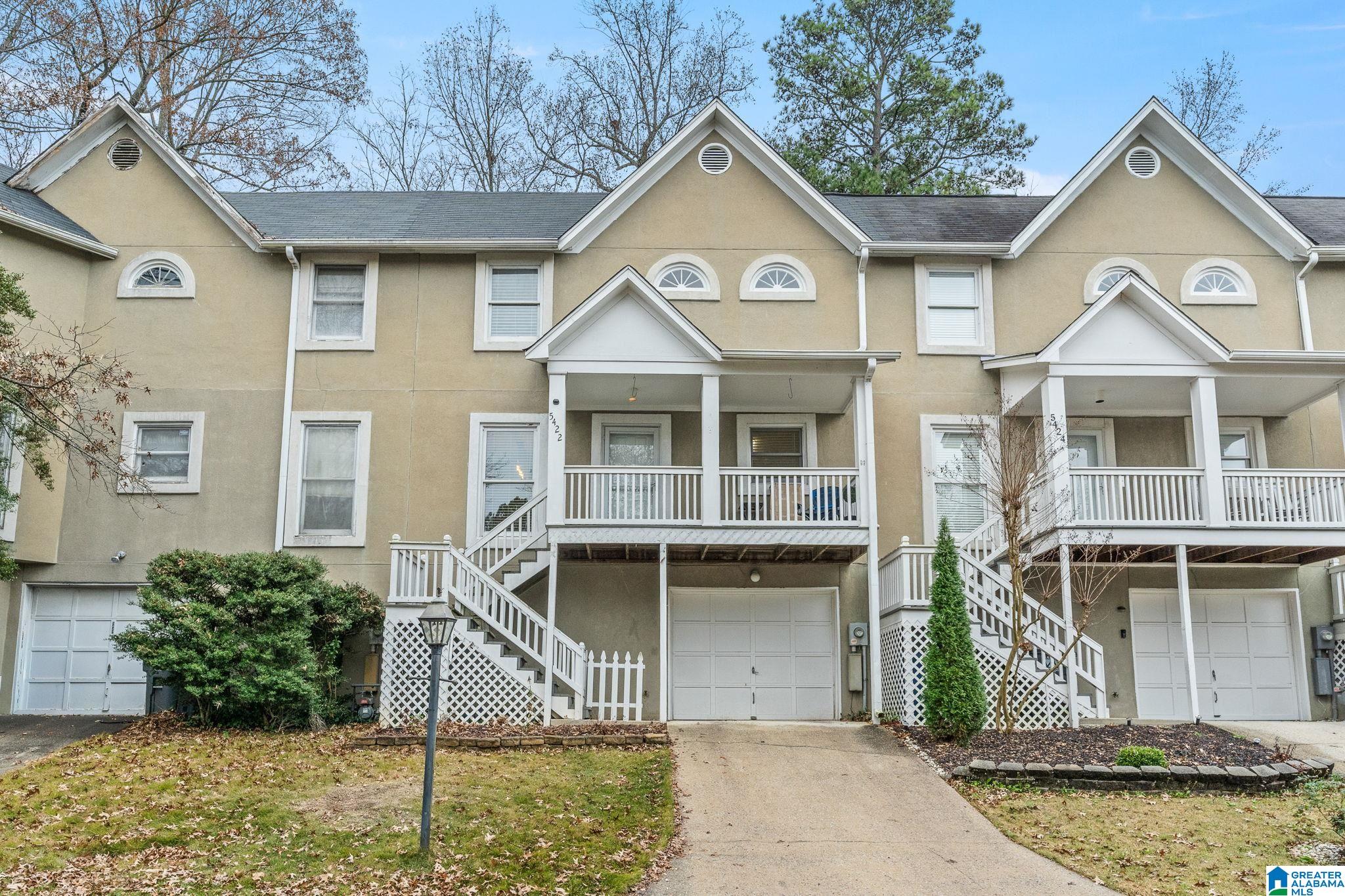 Homes for sale in Hoover, AL | 5422 Whisper Wood Circle, Hoover, AL 35226 | MLS# 21439469