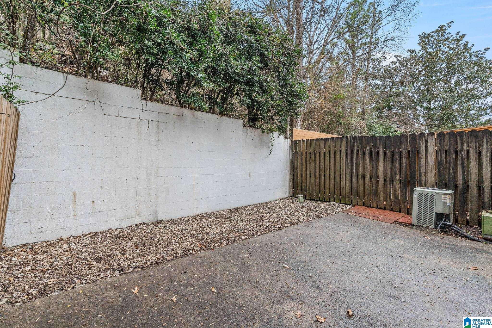 Homes for sale in Hoover, AL | 5422 Whisper Wood Circle, Hoover, AL 35226 | MLS# 21439469