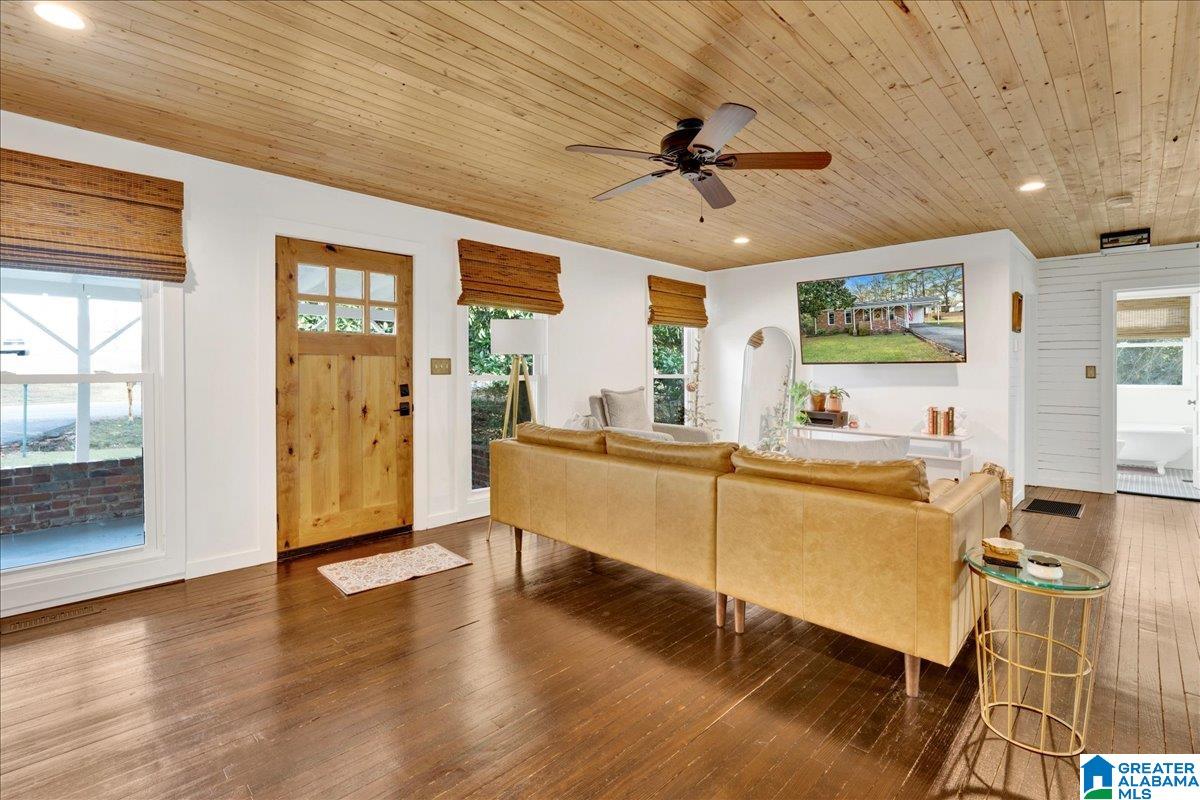 Homes for sale in Alabaster, AL | 335 10Th Street Nw, Alabaster, AL 35007 | MLS# 21439523