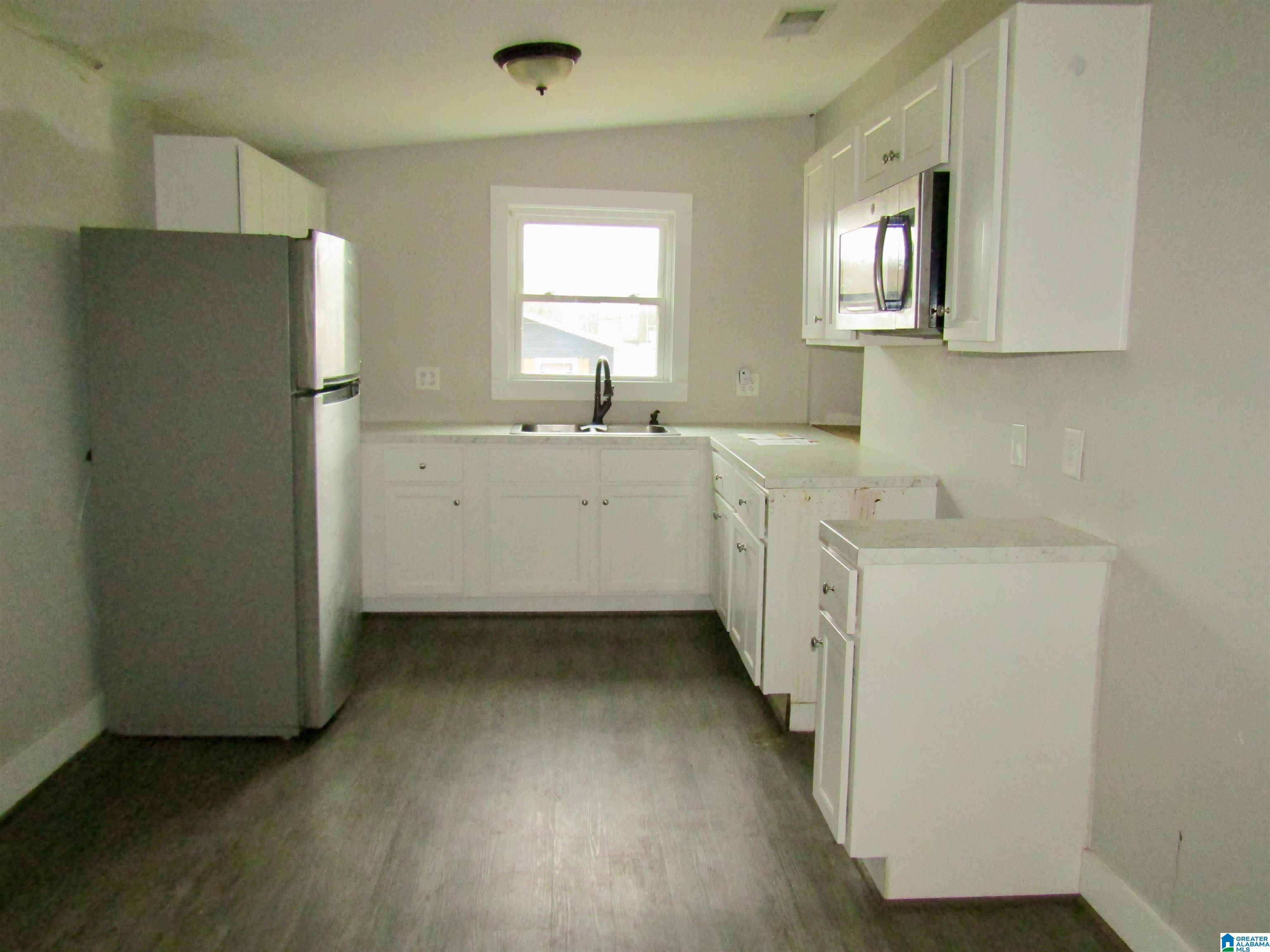 Homes for sale in Columbiana, AL | 434 W College Street, Columbiana, AL 35051 | MLS# 21439836