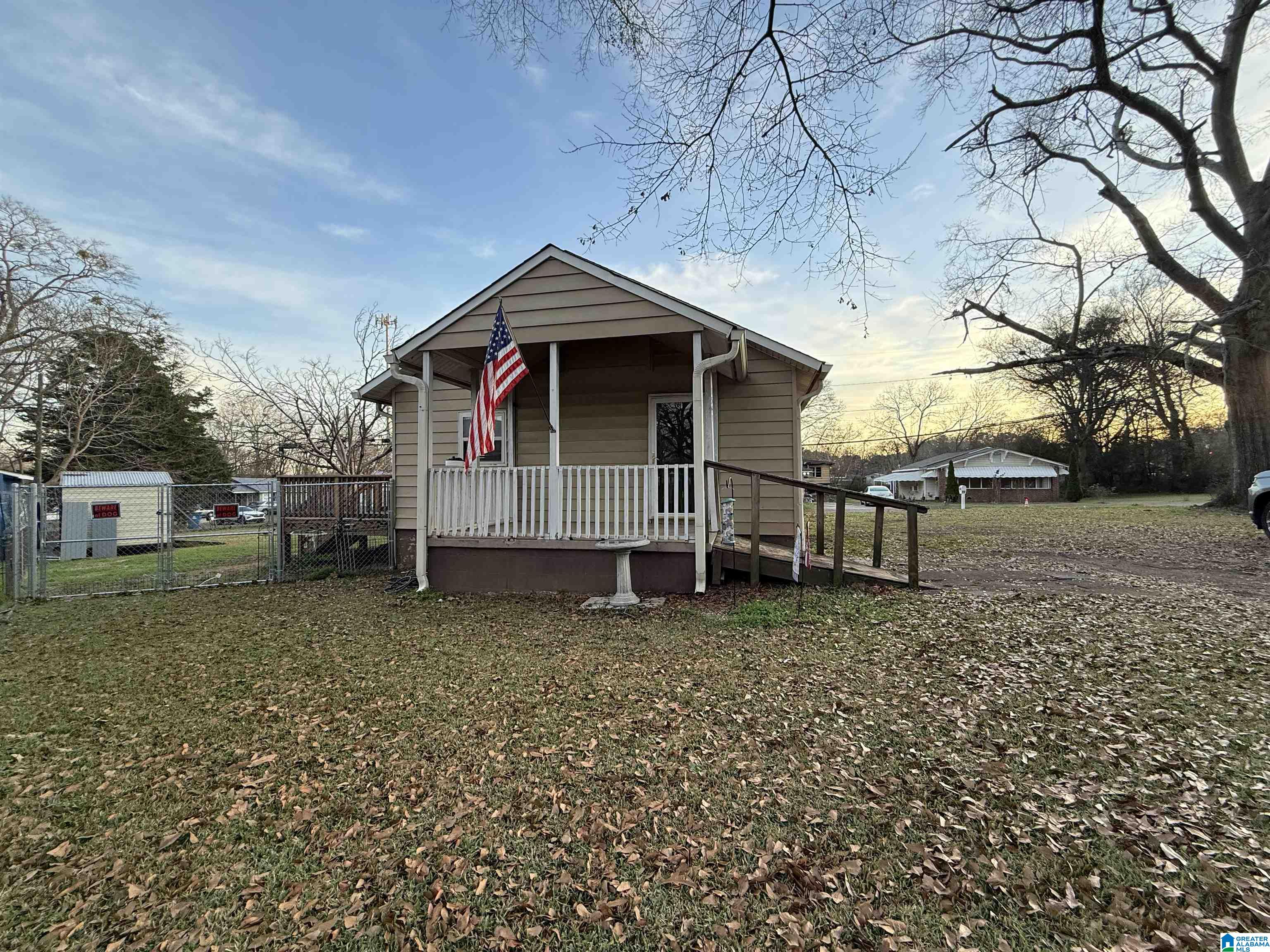 Homes for sale in Hueytown, AL | 1541 26th Avenue N, Hueytown, AL 35023 | MLS# 21439999