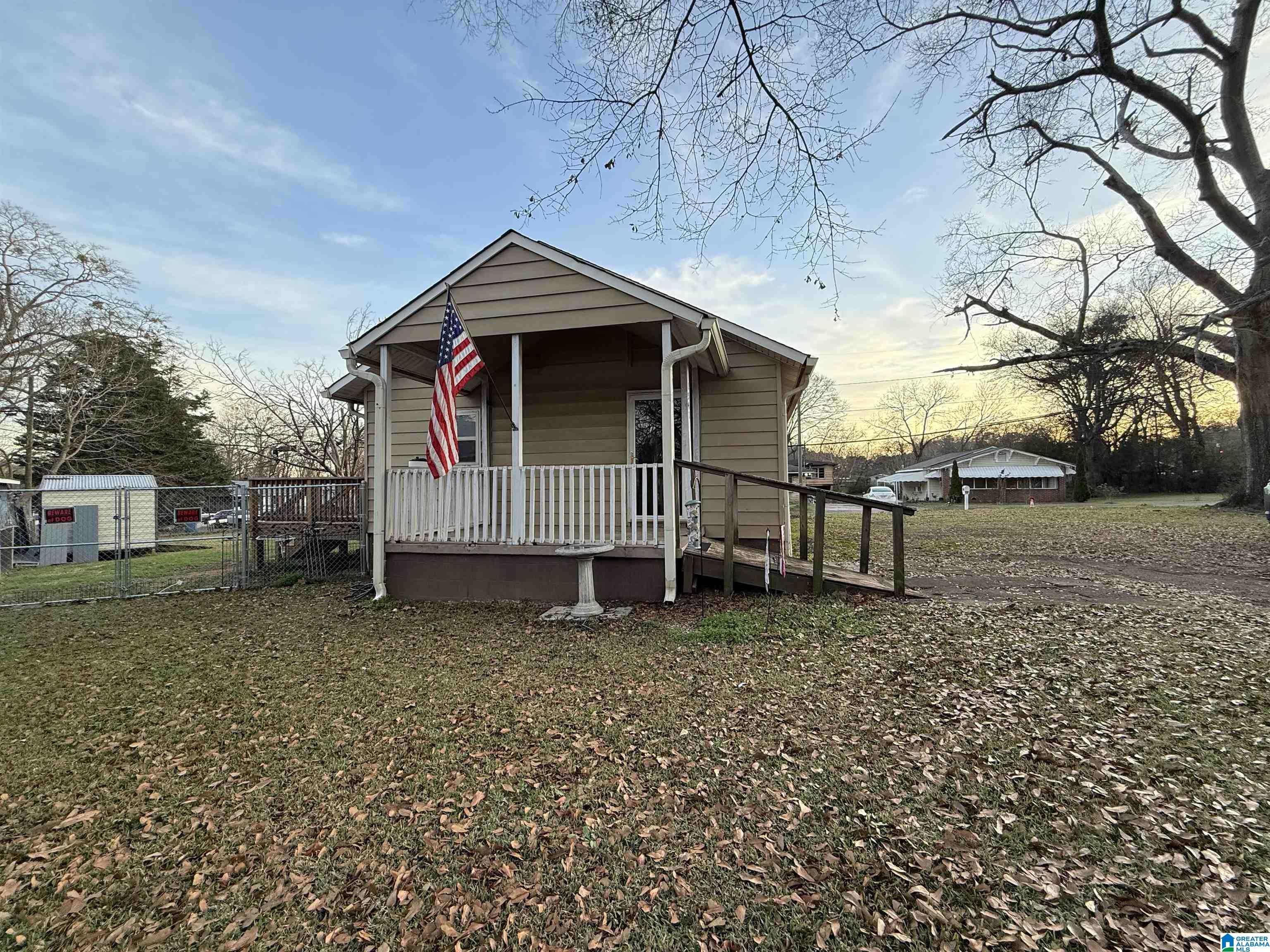 Homes for sale in Hueytown, AL | 1541 26Th Avenue N, Hueytown, AL 35023 | MLS# 21439999