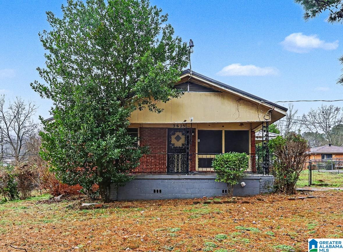 Homes for sale in Birmingham, AL | 3625 Grasselli Avenue, Birmingham, AL 35211 | MLS# 21440184