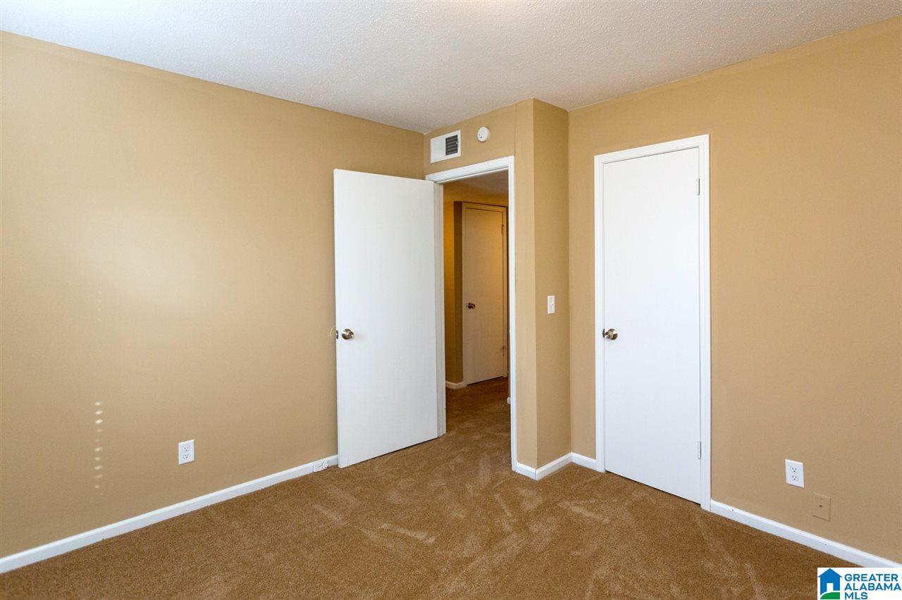 119 20TH CT E